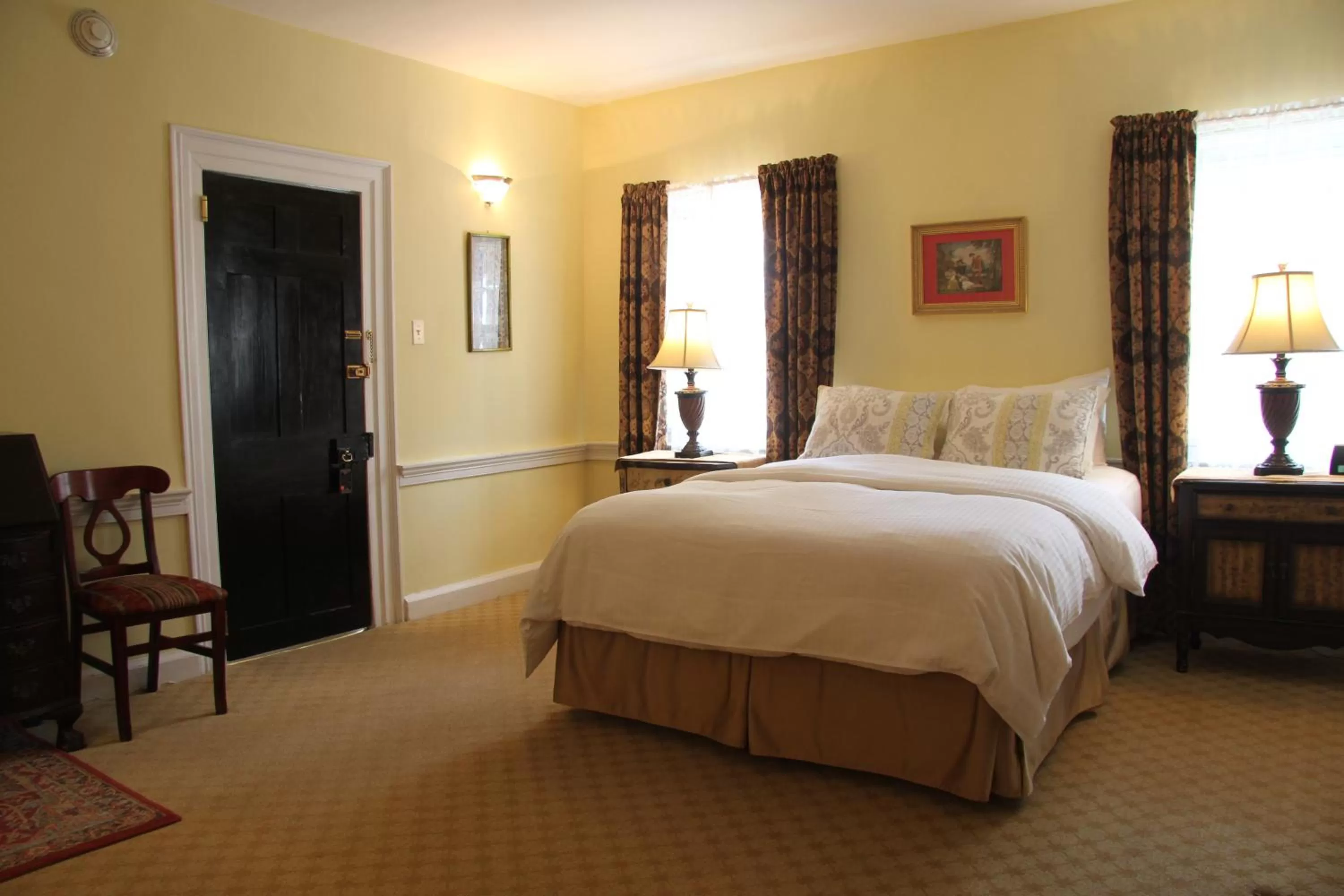 Bed in Morris House Hotel