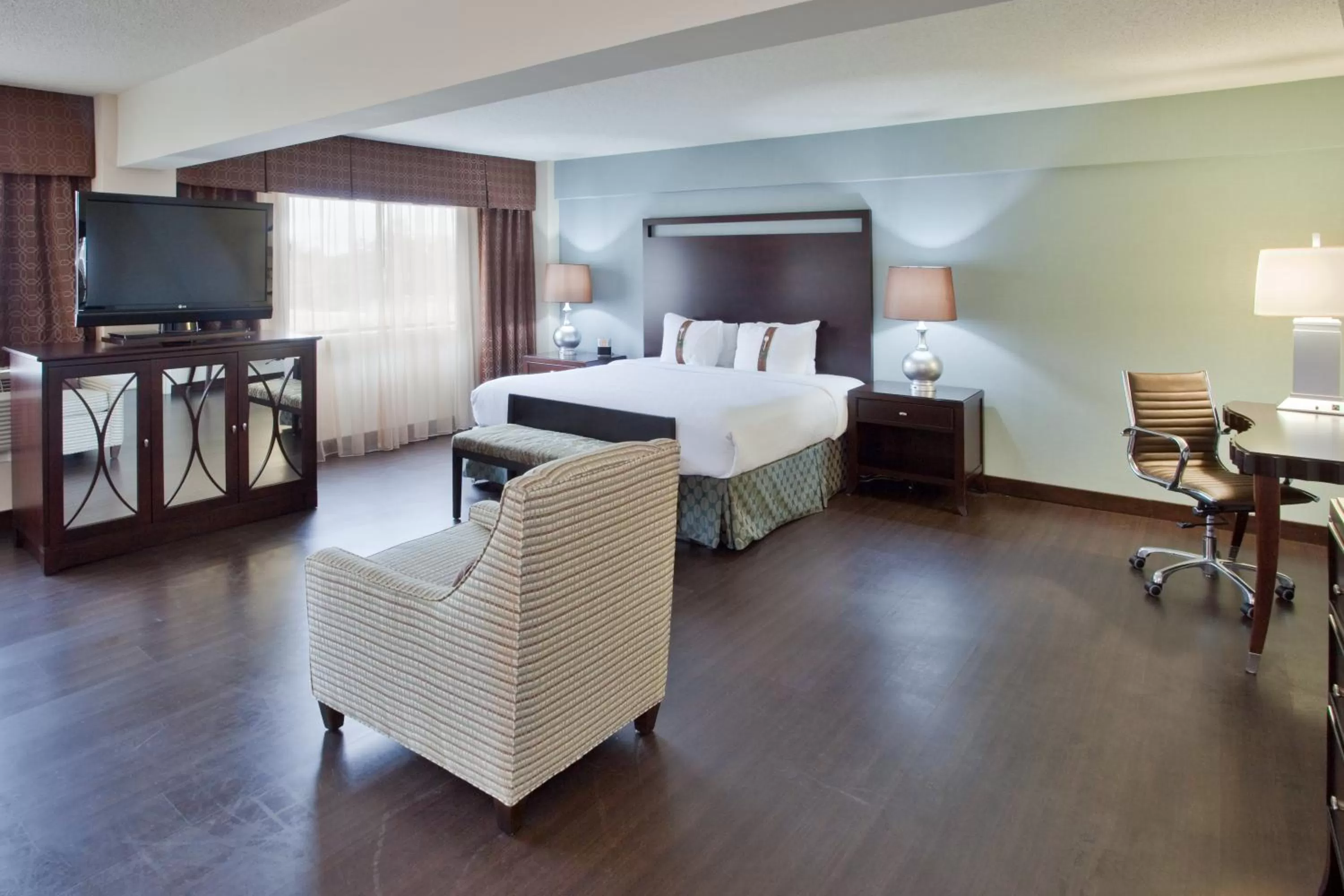 Bedroom, Bed in Holiday Inn Virginia Beach - Norfolk by IHG