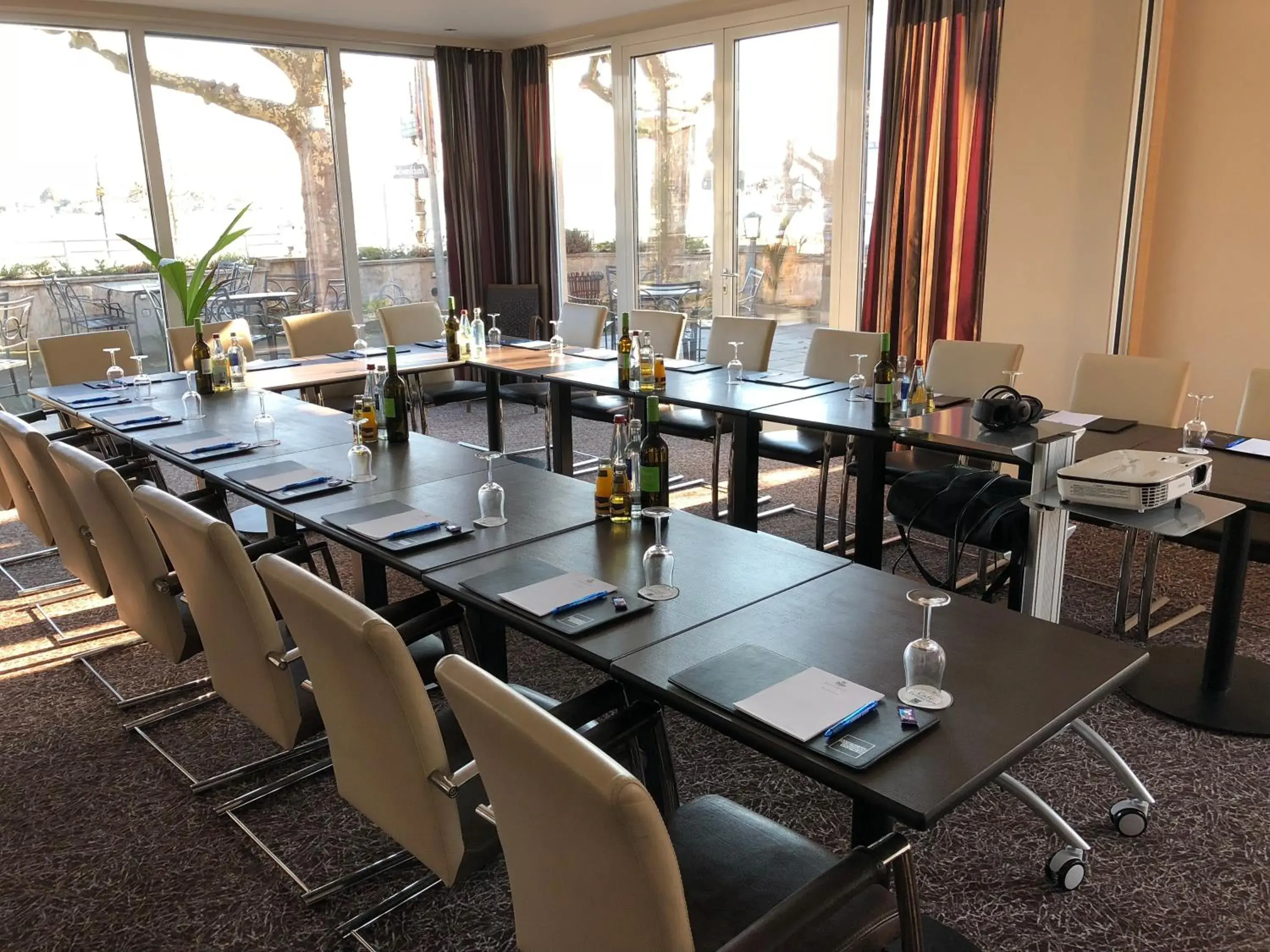 Business facilities in Rhein-Hotel Nierstein