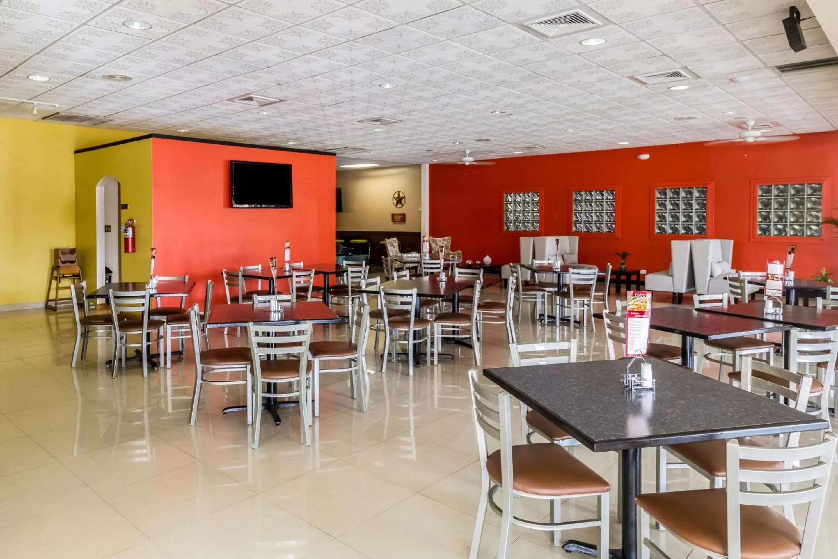 Breakfast, Restaurant/Places to Eat in Clarion Inn near McAllen Airport