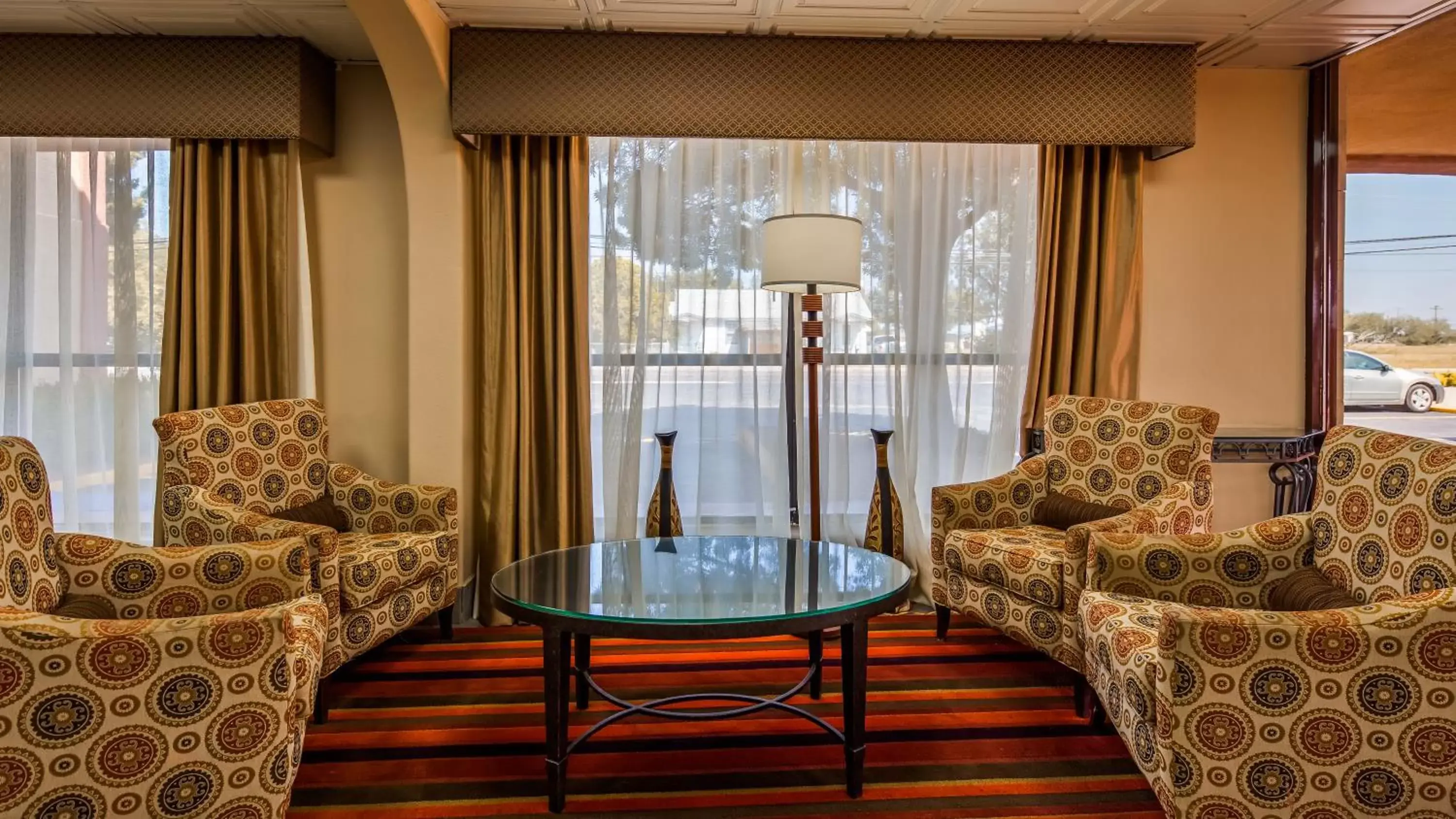 Lobby or reception, Seating Area in Best Western Executive Inn