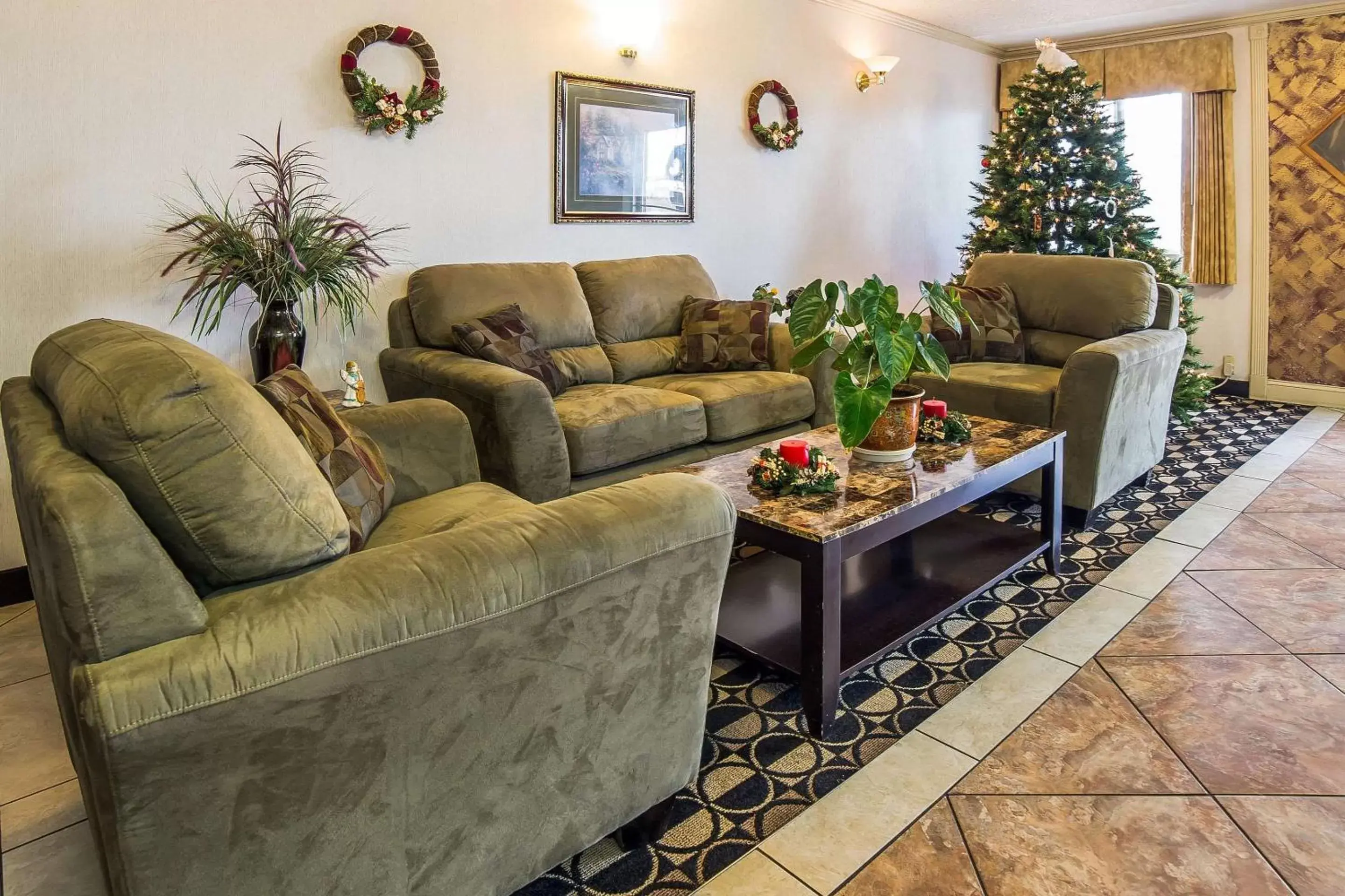 Lobby or reception in FairBridge Inn & Suites Sunnyside Lobby or reception in FairBridge Inn & Suites Sunnyside