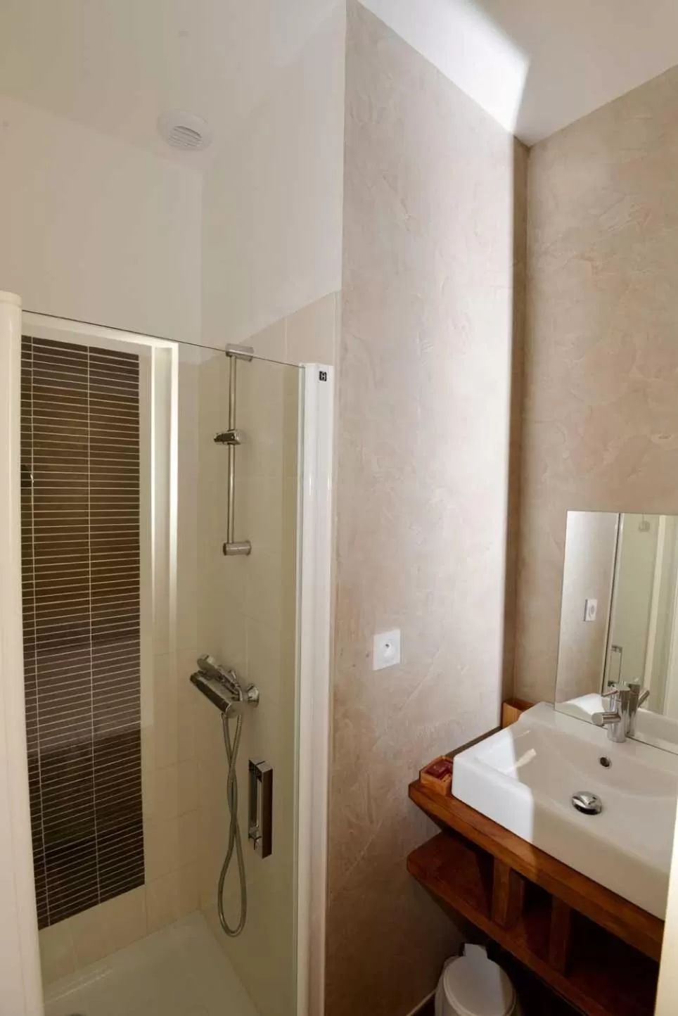 Bathroom in Auberge De La Foret Bonifatu