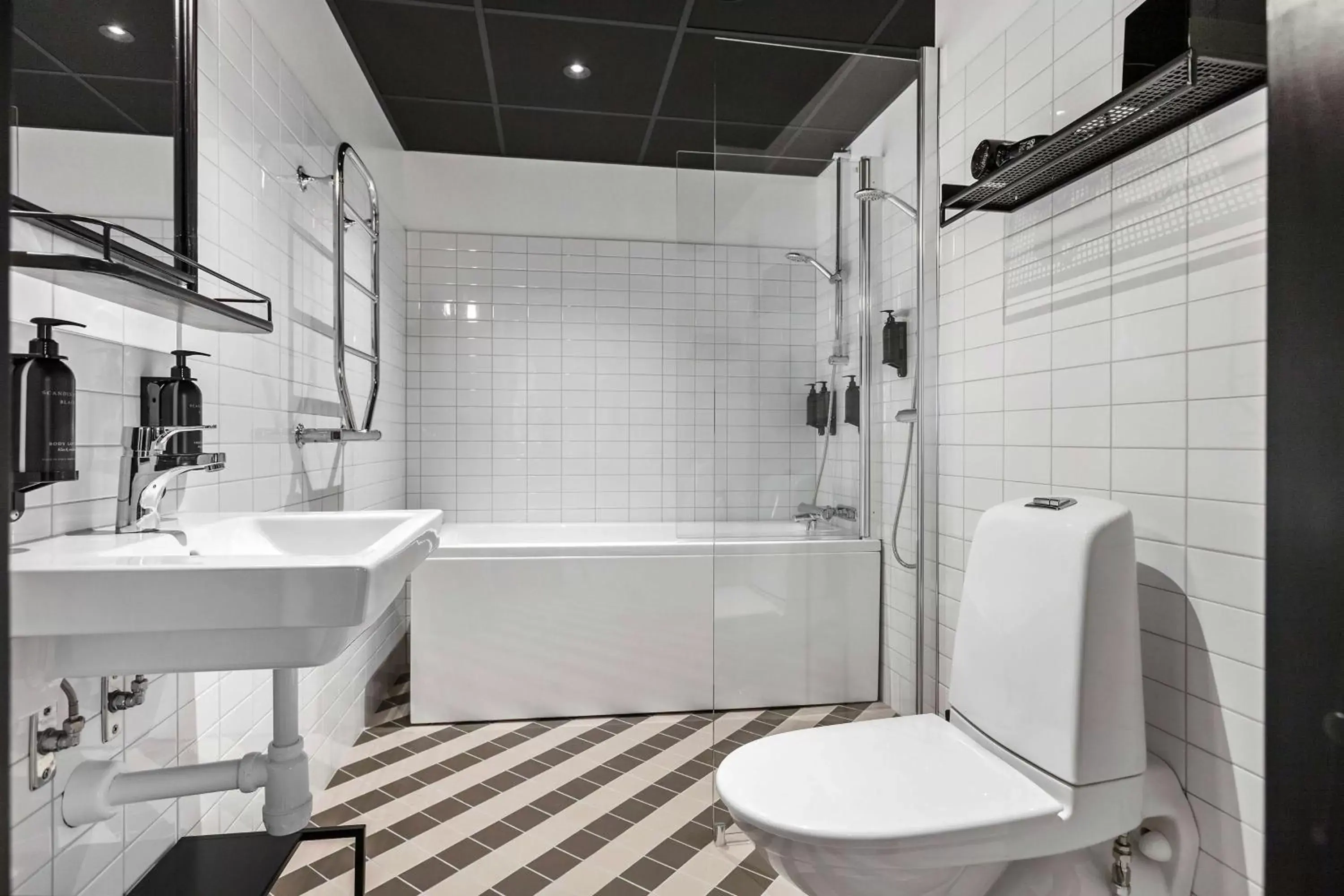 Bathroom in Hotel Giò; BW Signature Collection