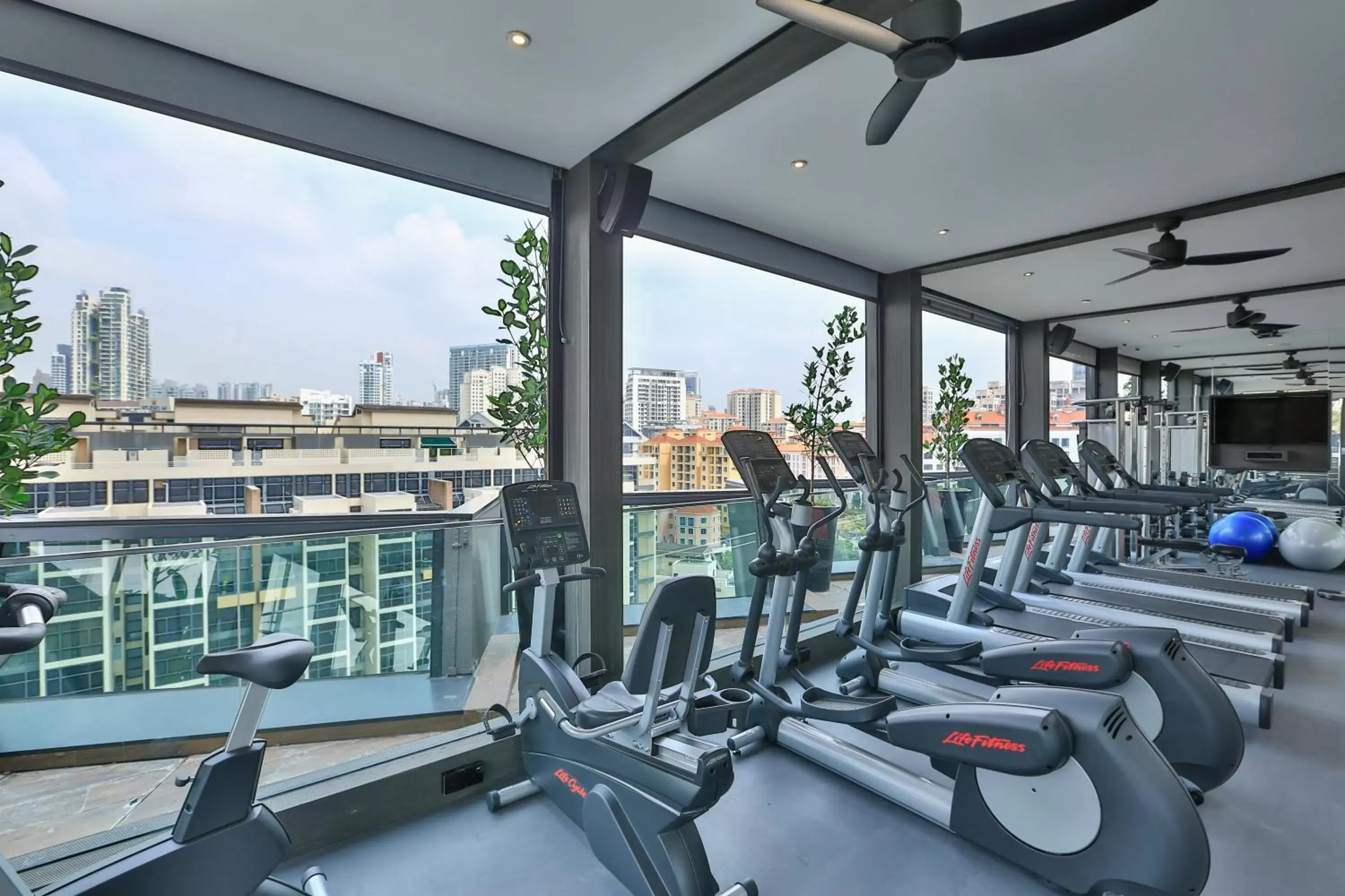 Fitness centre/facilities in Holiday Inn Express Singapore Clarke Quay by IHG Fitness centre/facilities in Holiday Inn Express Singapore Clarke Quay by IHG