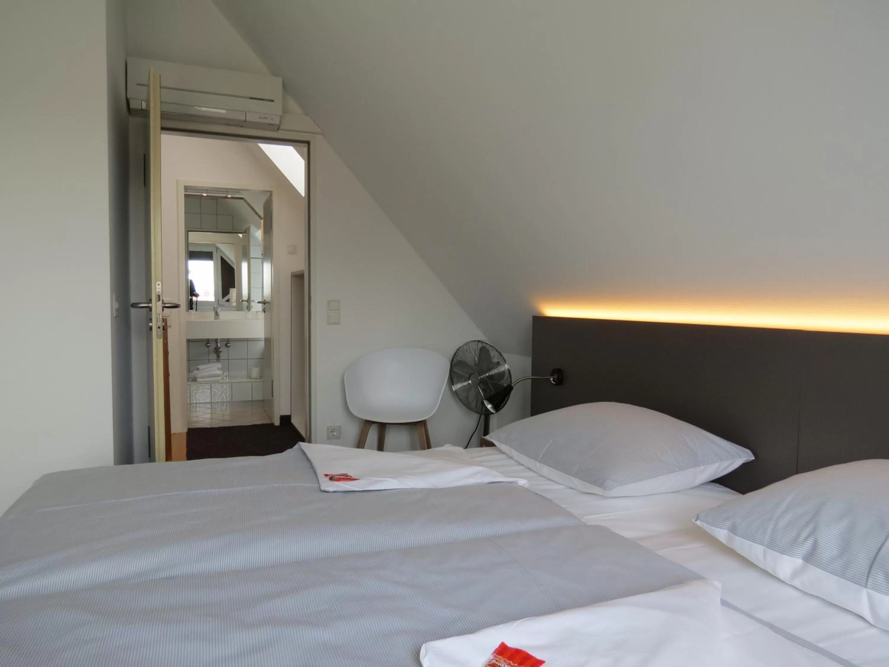 Bed in Comfor Hotel Ulm City