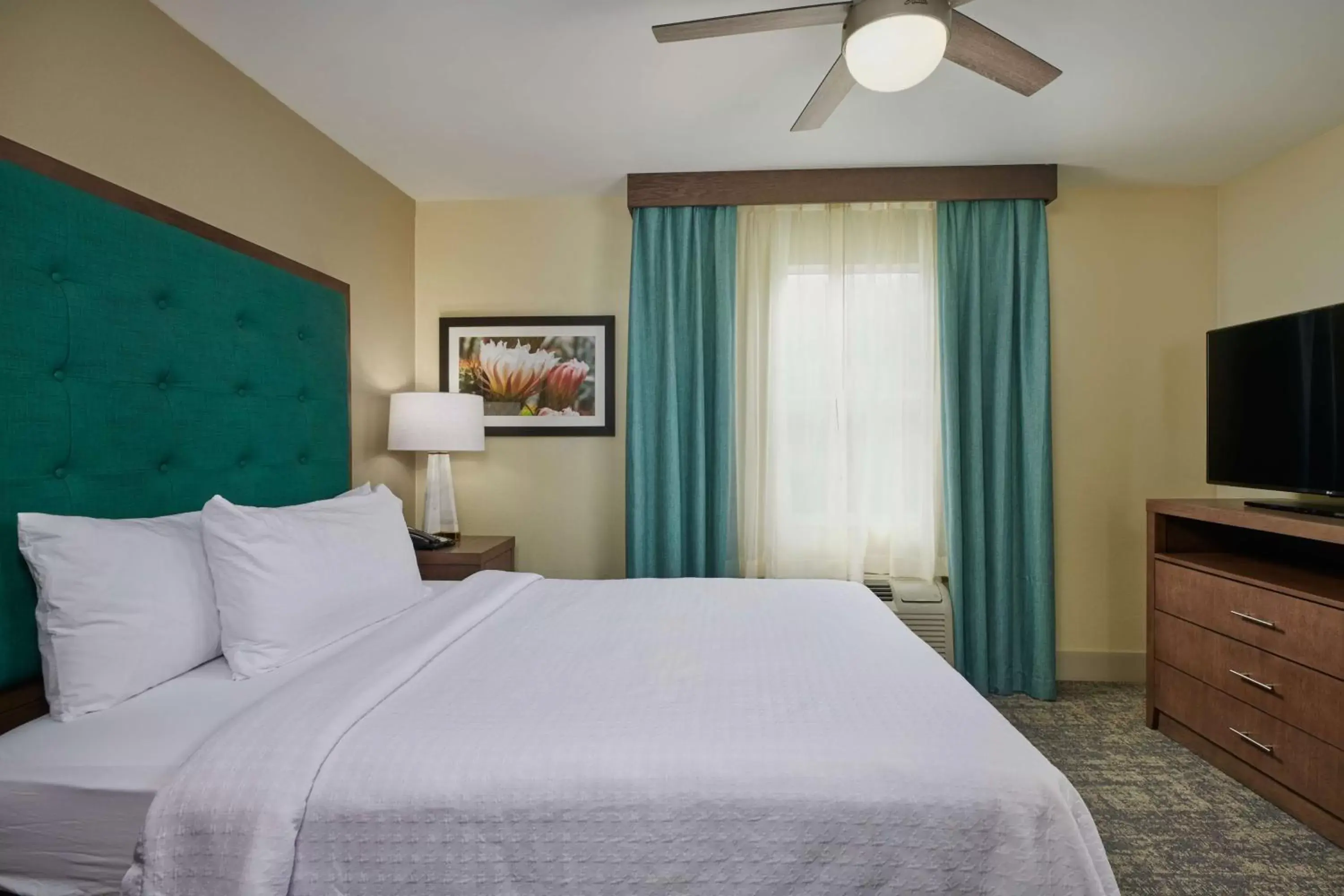 Bedroom, Bed in Homewood Suites by Hilton Sarasota