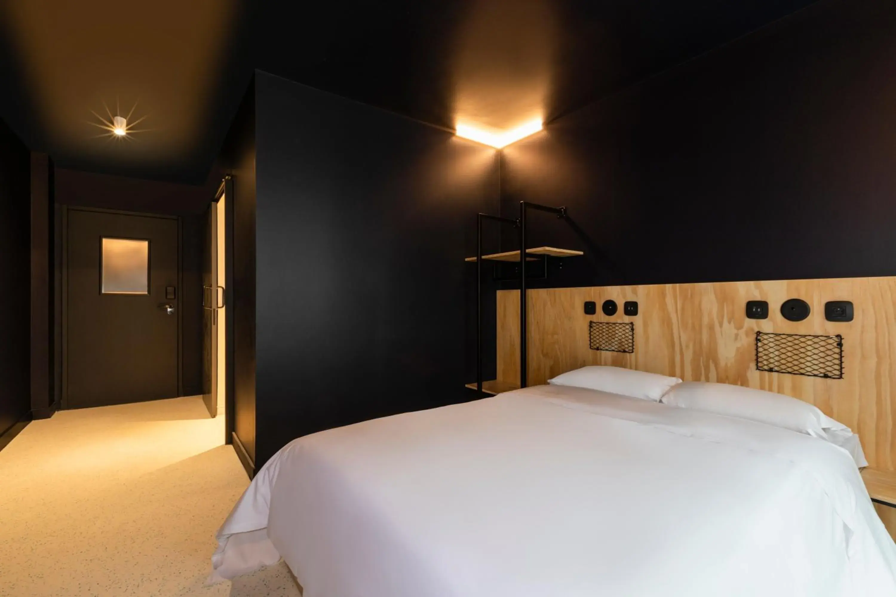 Bedroom, Bed in JO&JOE Paris - Nation