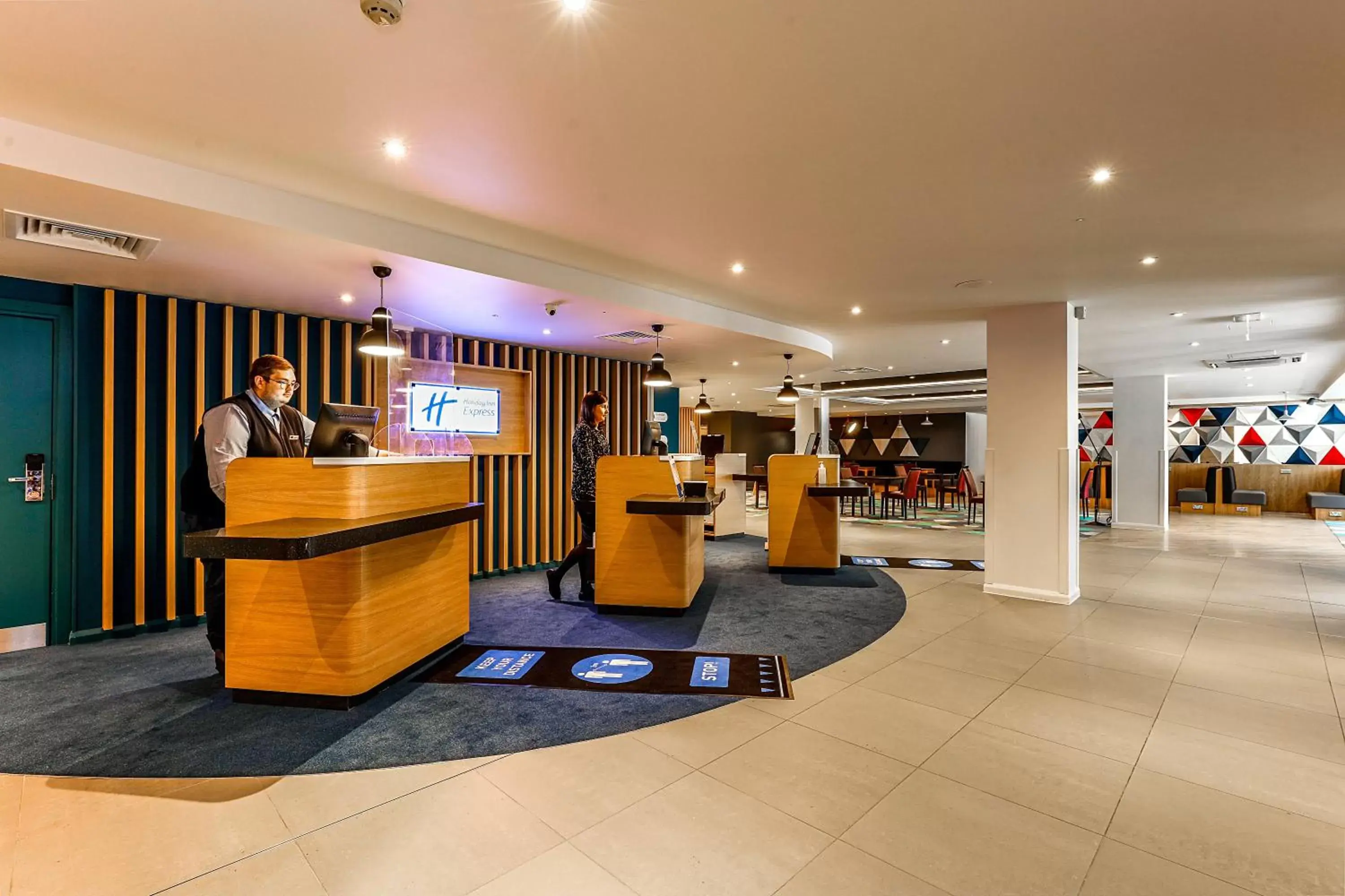 Lobby or reception, Lobby/Reception in Holiday Inn Express London-Hammersmith, an IHG Hotel