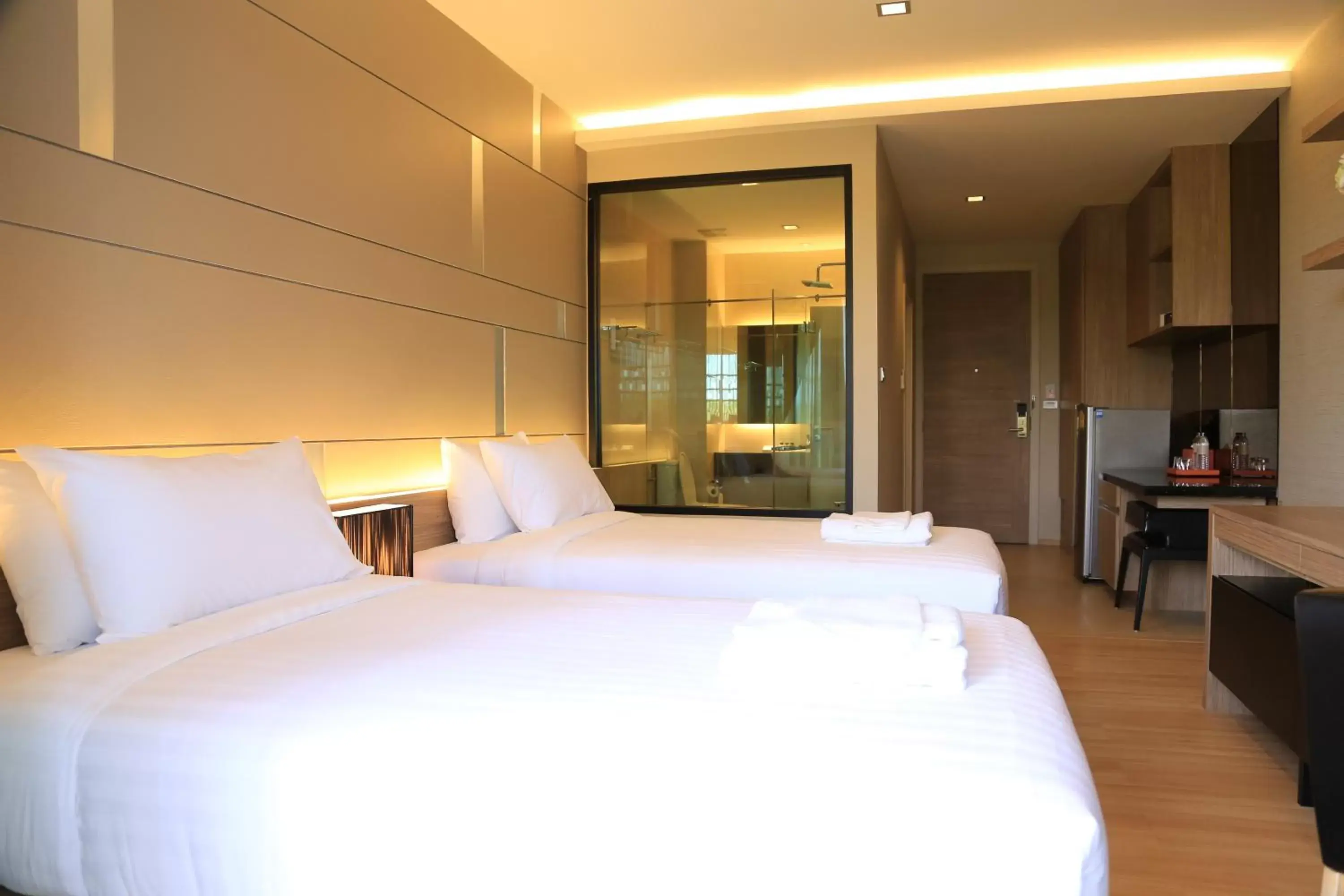 Photo of the whole room, Bed in Hyde Park Chiangmai