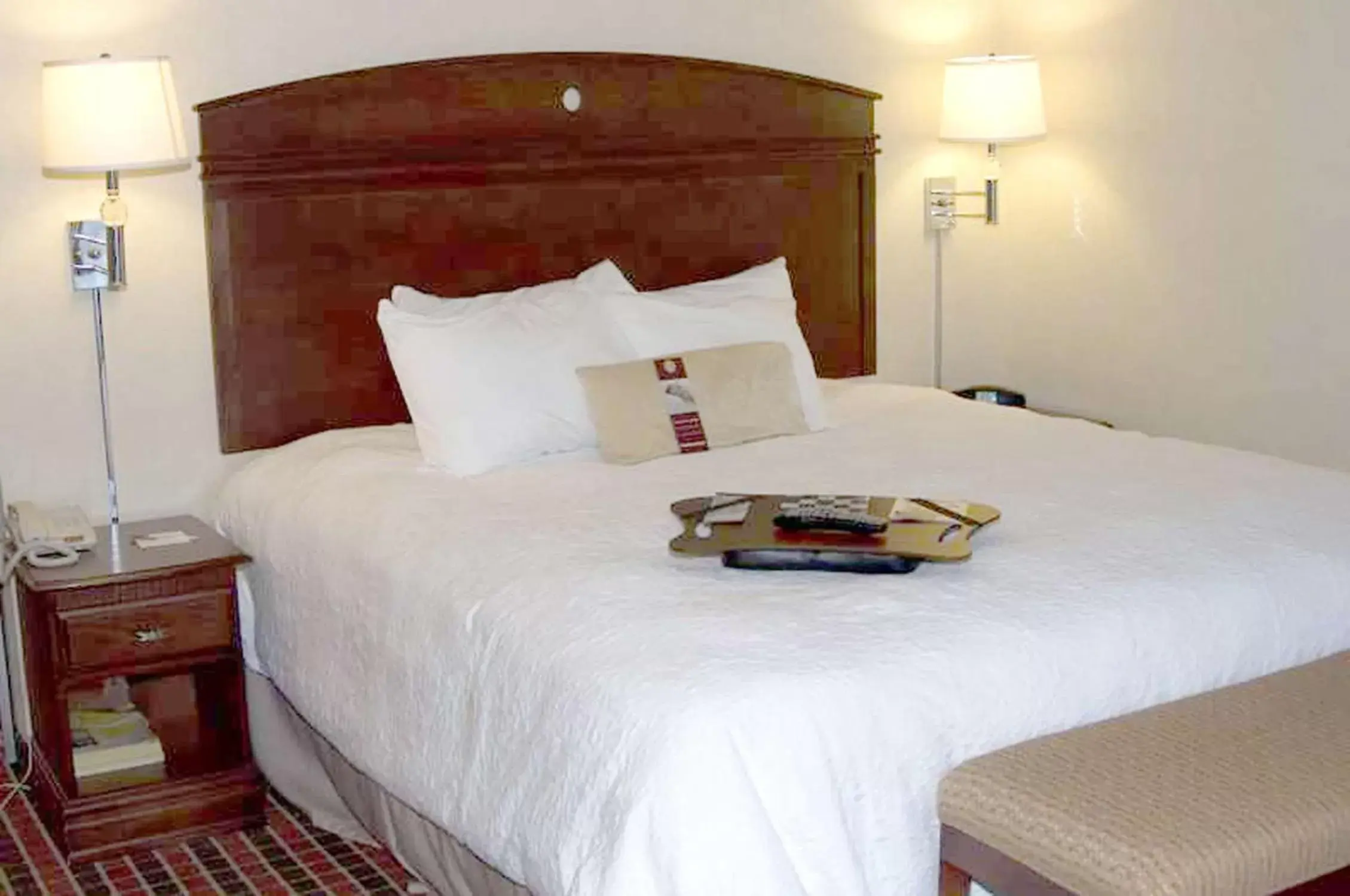 Bed in Hampton Inn & Suites Dayton-Airport