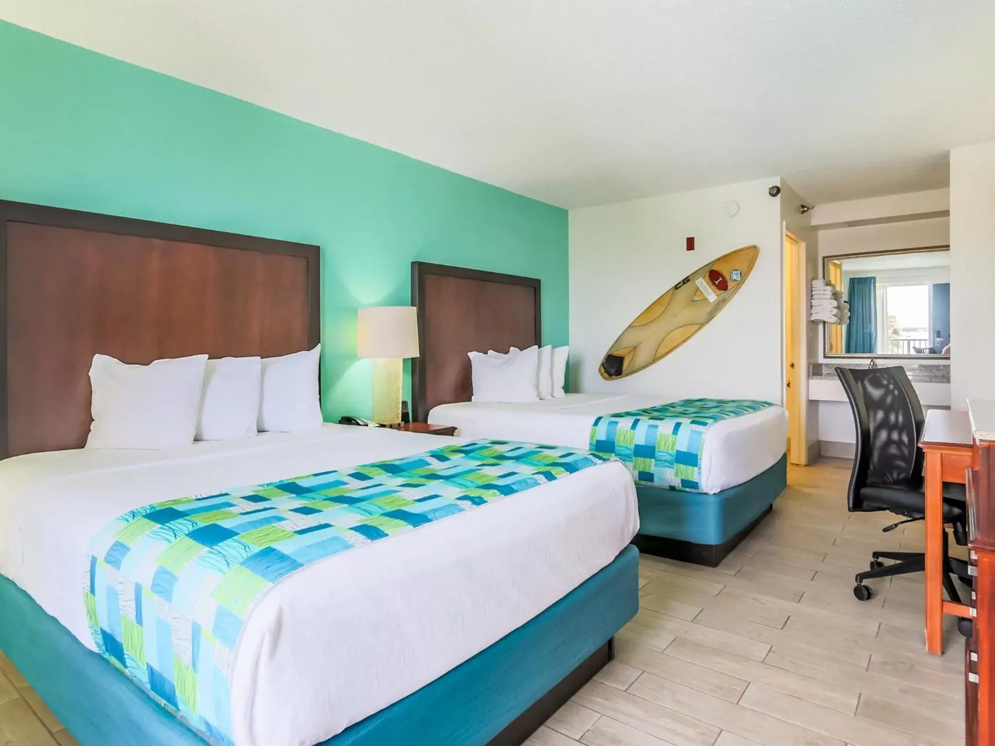 Bedroom, Bed in Surf & Sand Hotel