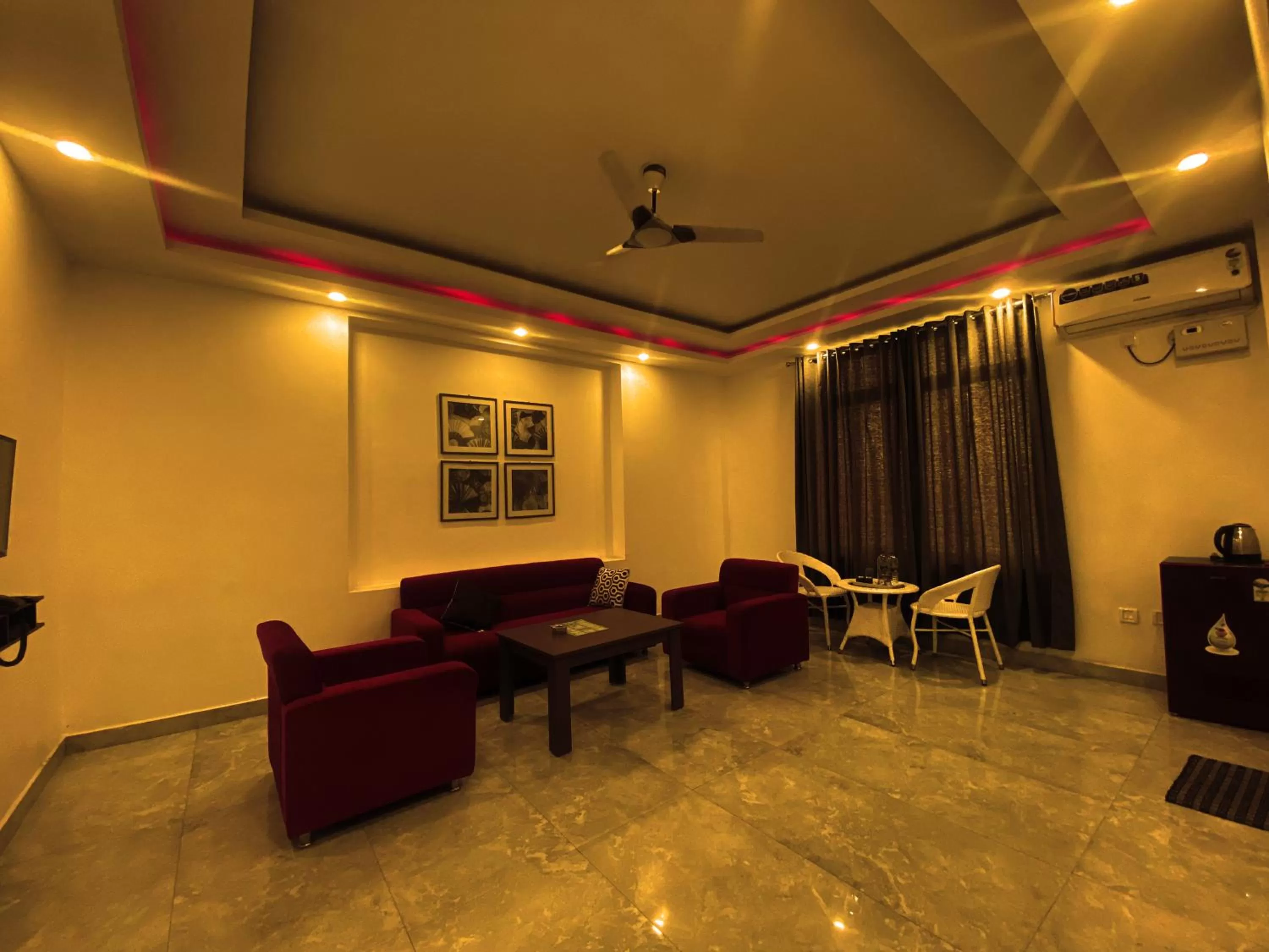 TV and multimedia, Seating Area in CITRINE HOTEL