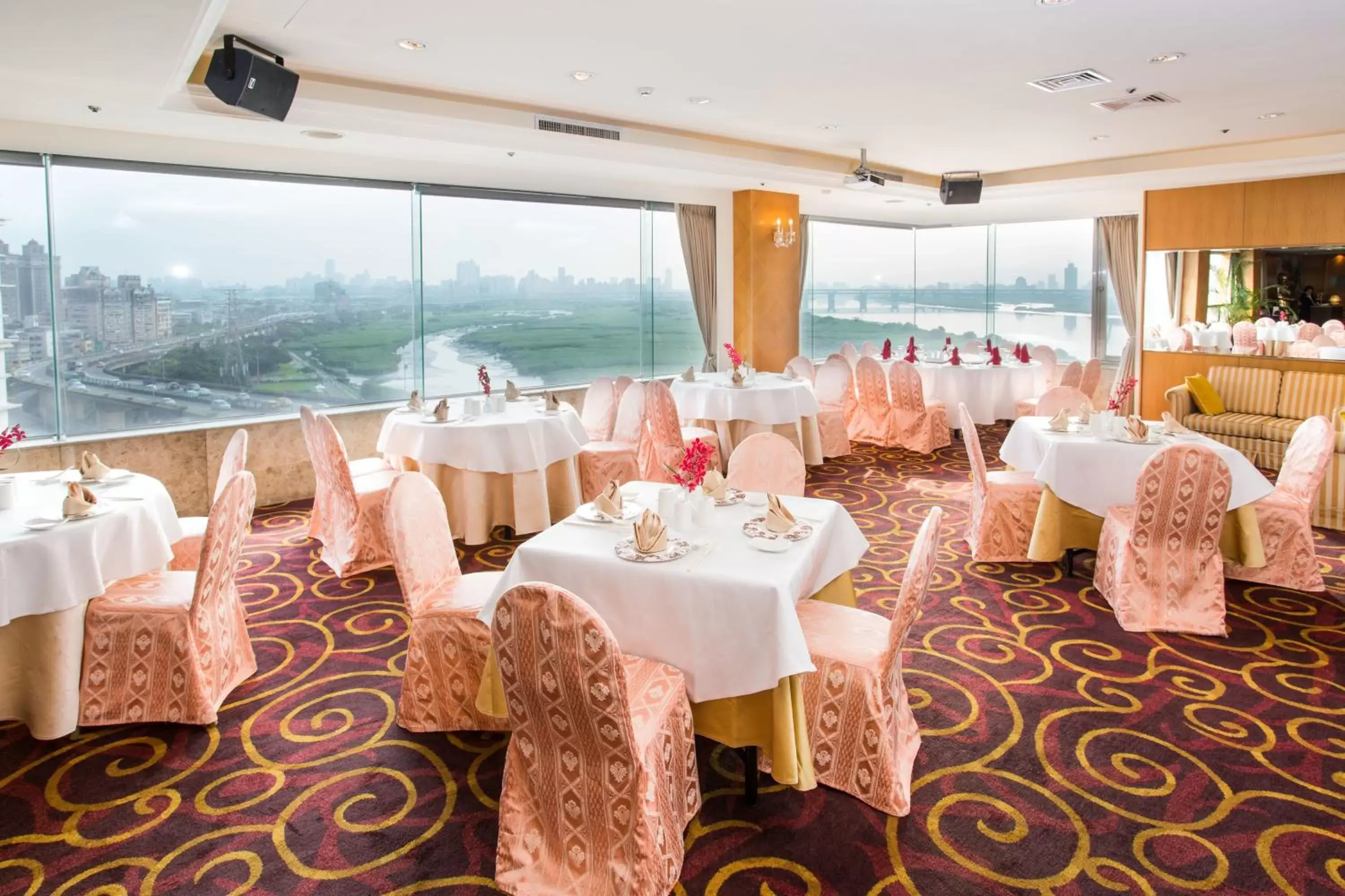 Restaurant/places to eat, Banquet Facilities in Hotel Riverview Taipei