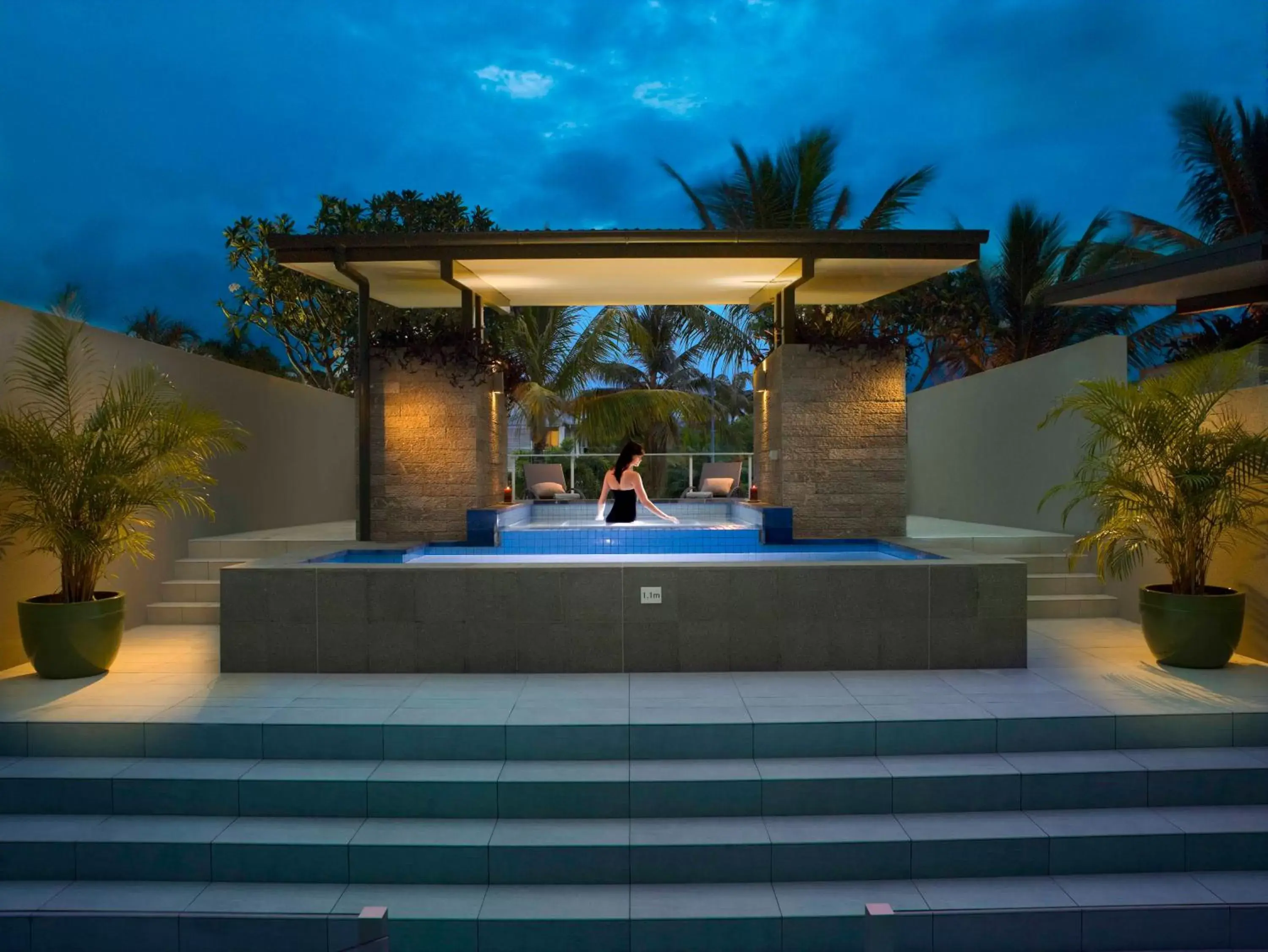 Balcony/Terrace, Swimming Pool in Coconut Grove