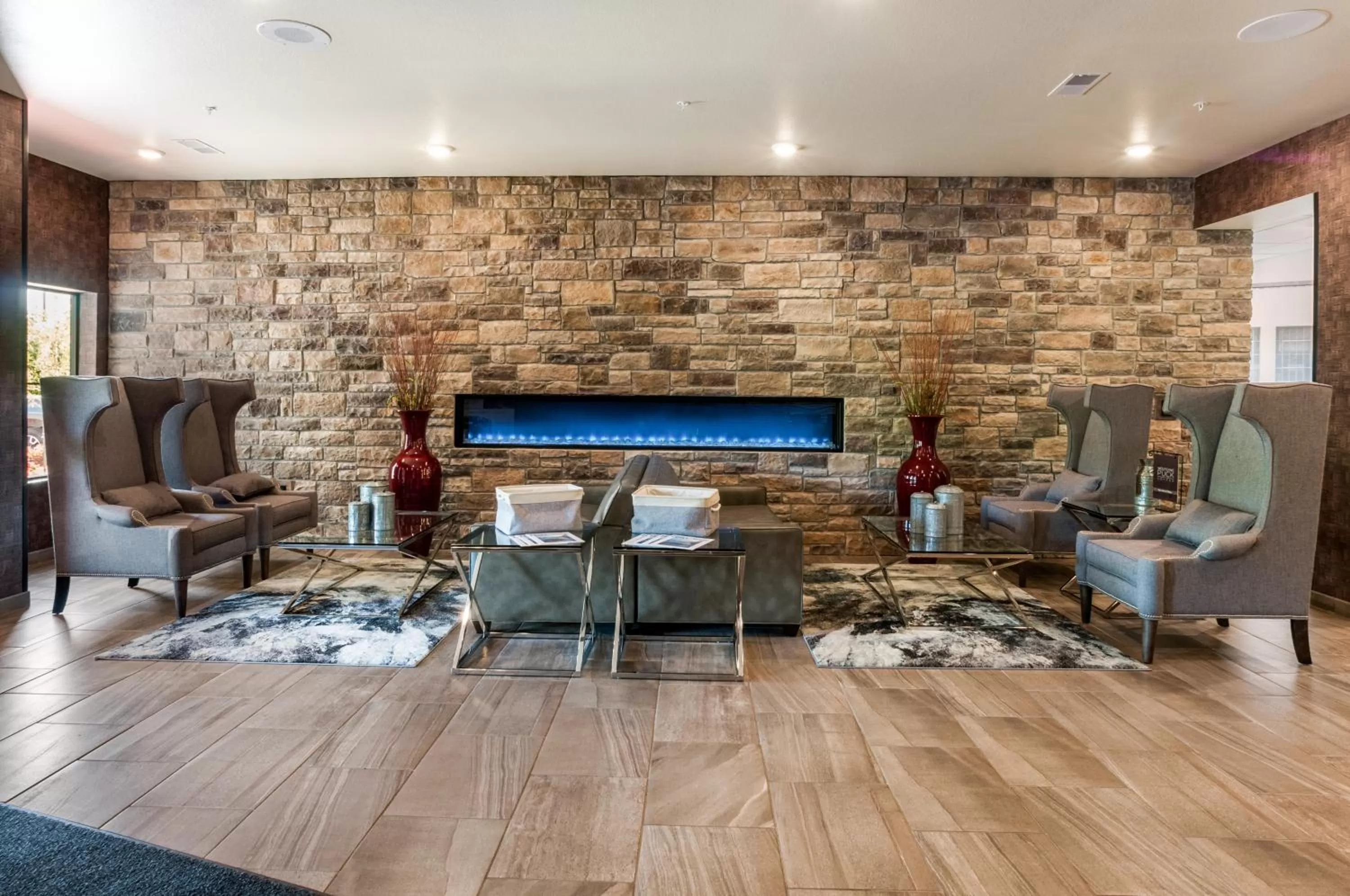 Lobby or reception in Cobblestone Hotel & Suites Appleton International Airport