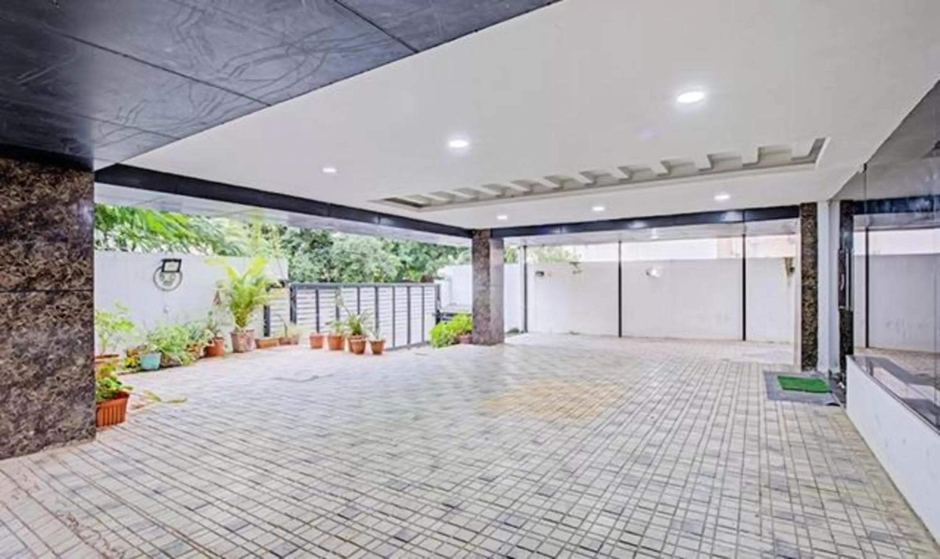 Facade/entrance in FabHotel Skyry Facade/entrance in FabHotel Skyry