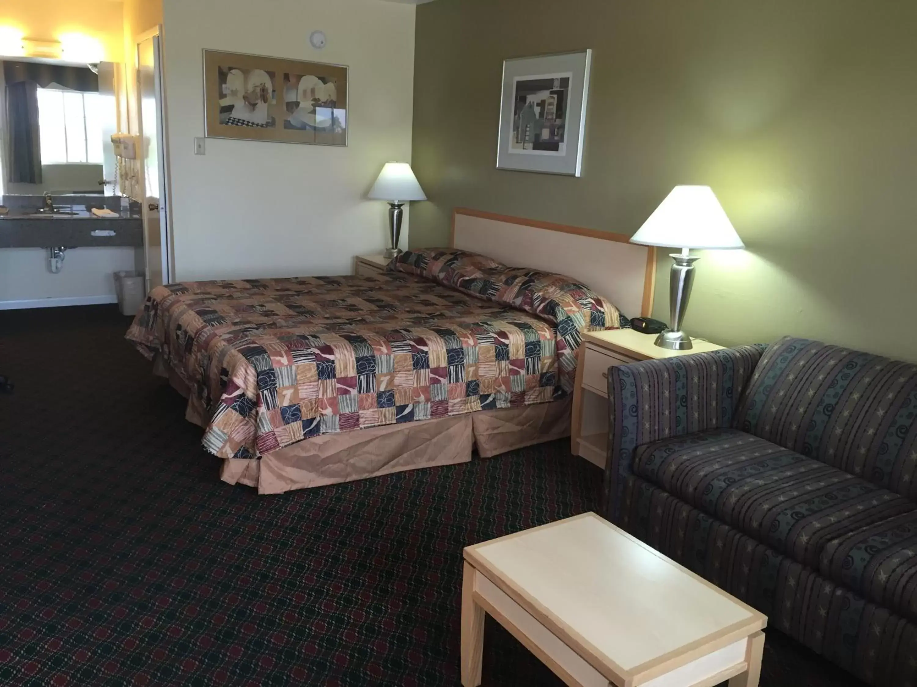 Photo of the whole room, Bed in Relax Inn Marlin