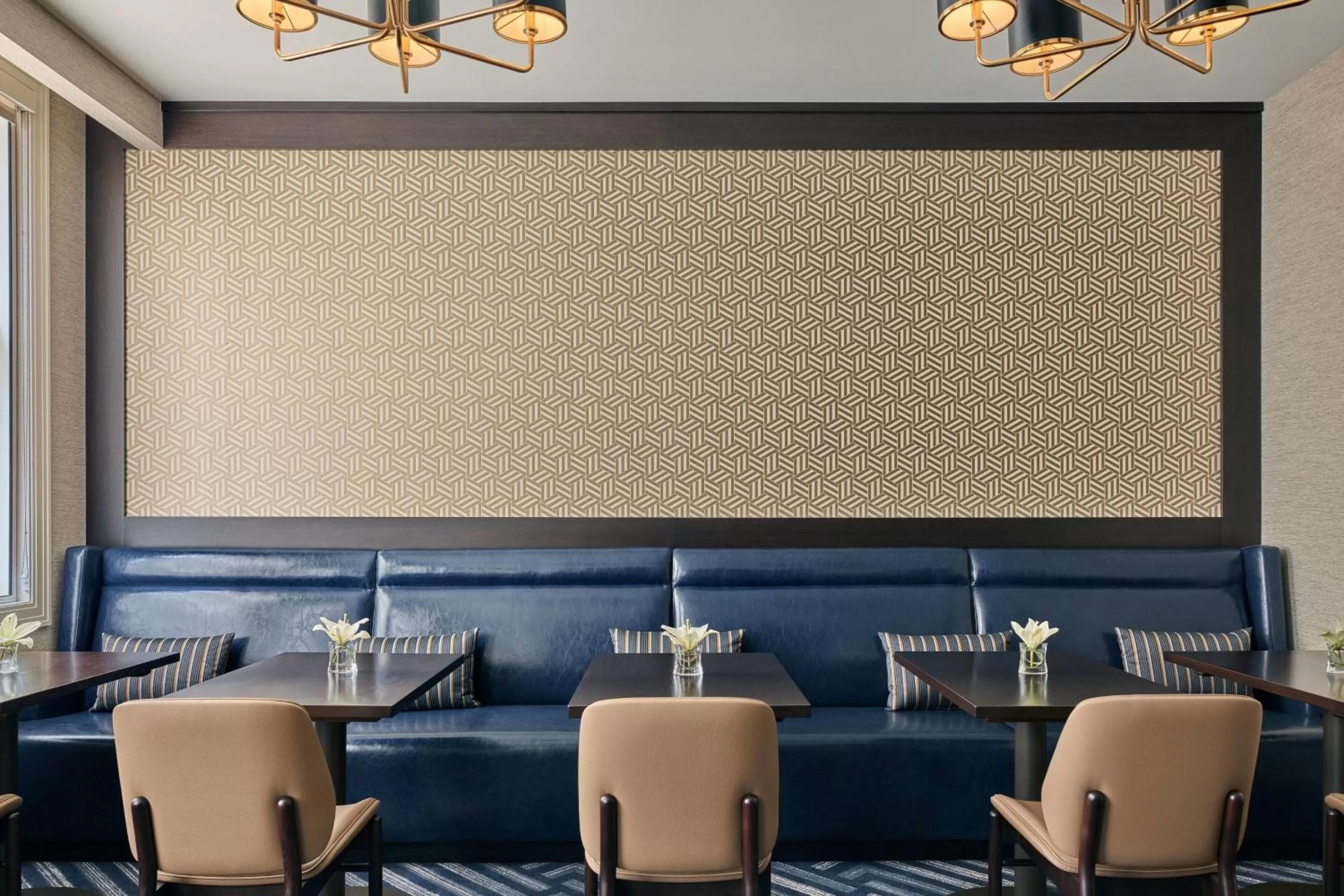 Lounge or bar in JW Marriott Chicago