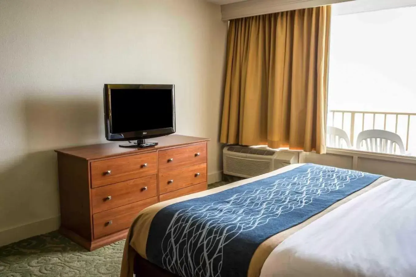 Room with Two Double Beds with Ocean View - Pet Friendly in Comfort Inn South Oceanfront