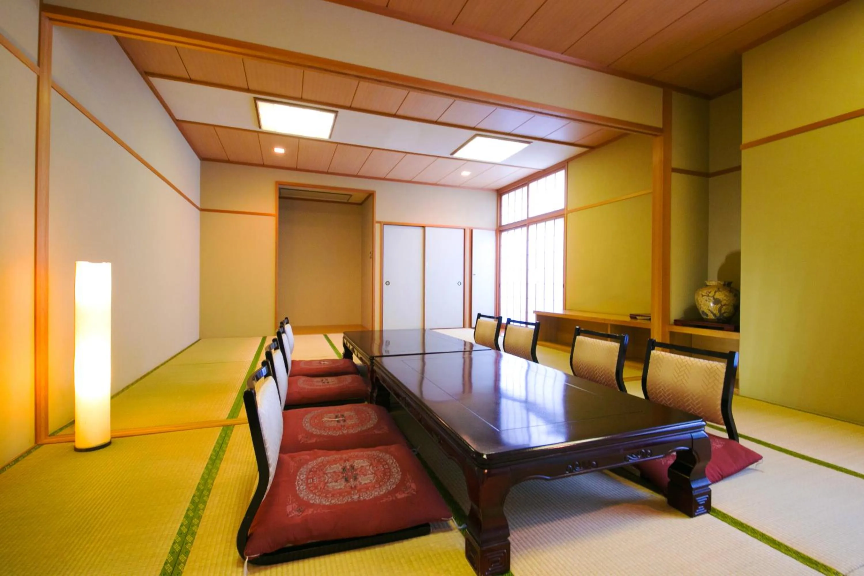 Dining area in Heiwadai Hotel 5