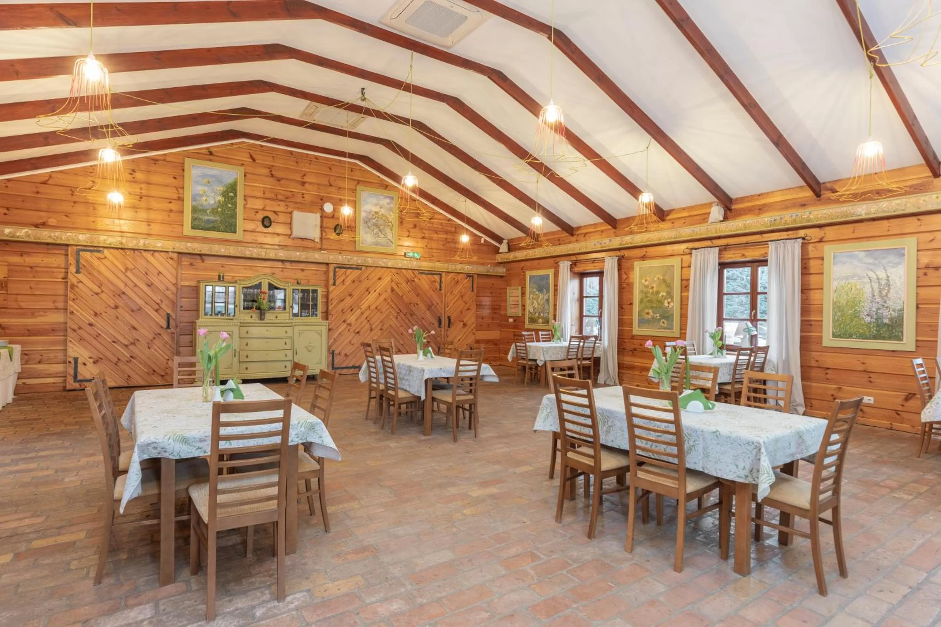 Restaurant/places to eat in Gospoda Pazibroda