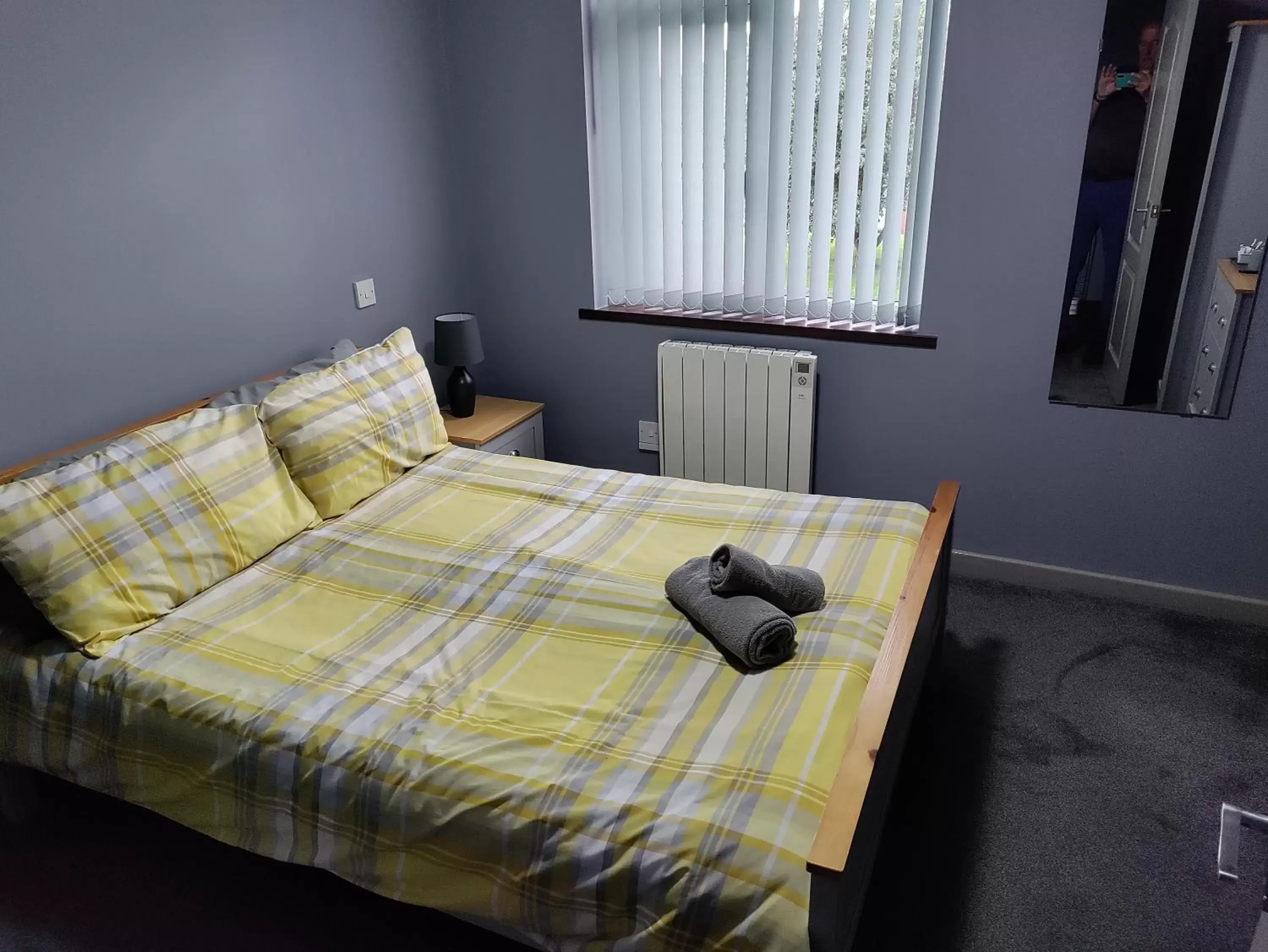 Bedroom, Bed in Harleys Inn