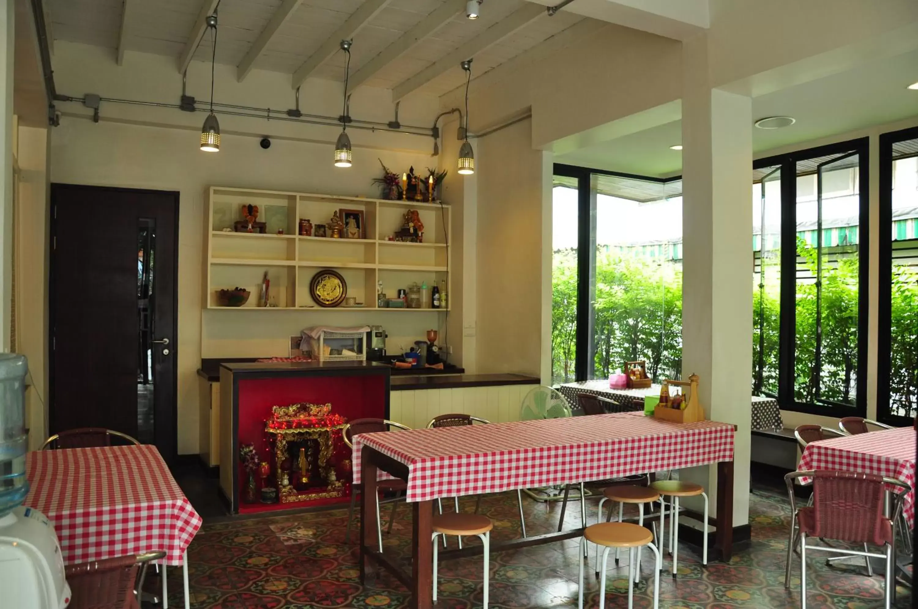 Restaurant/places to eat, Lounge/Bar in Sabye Bangkok
