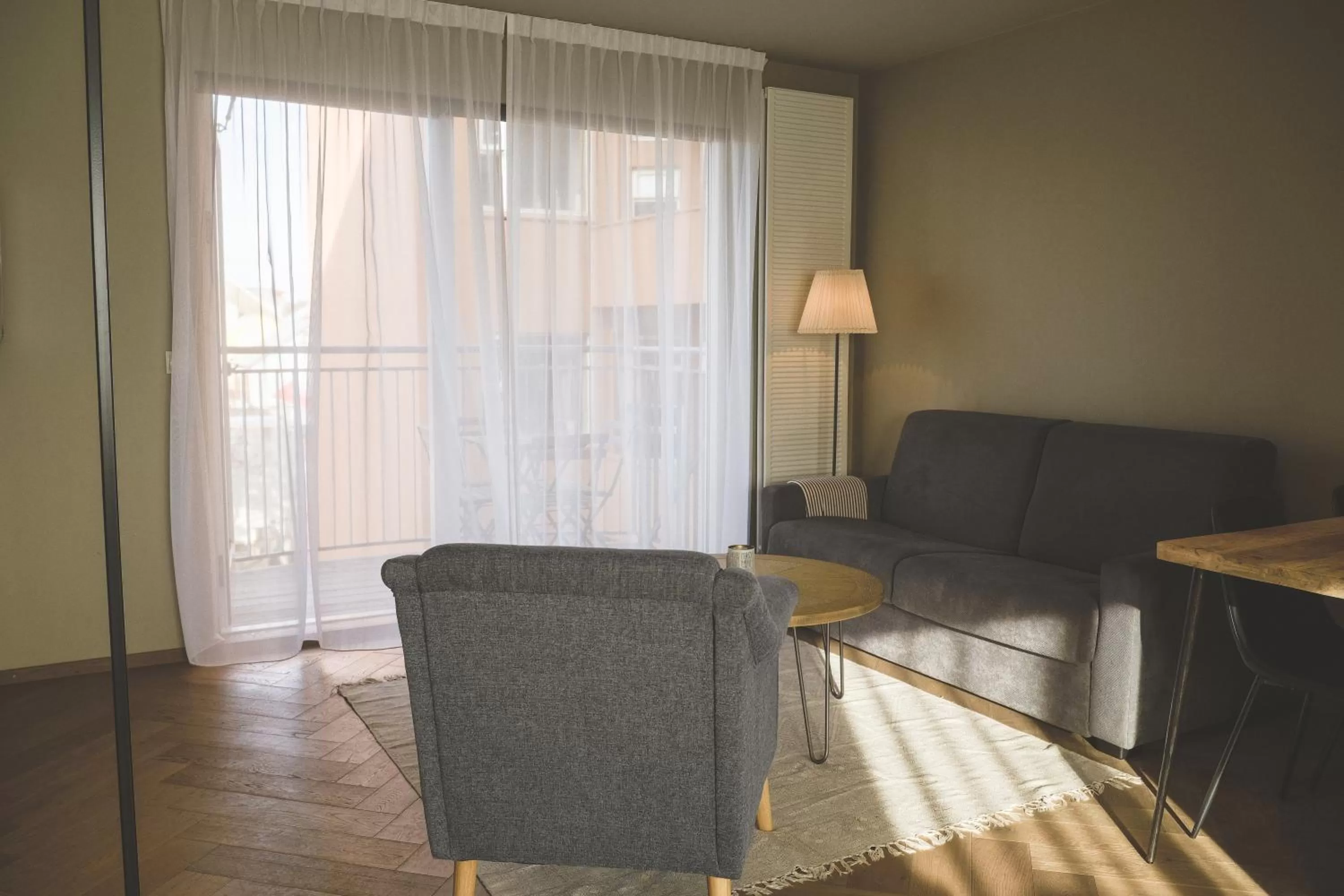 Seating area in Saga Studios by Heimaleiga