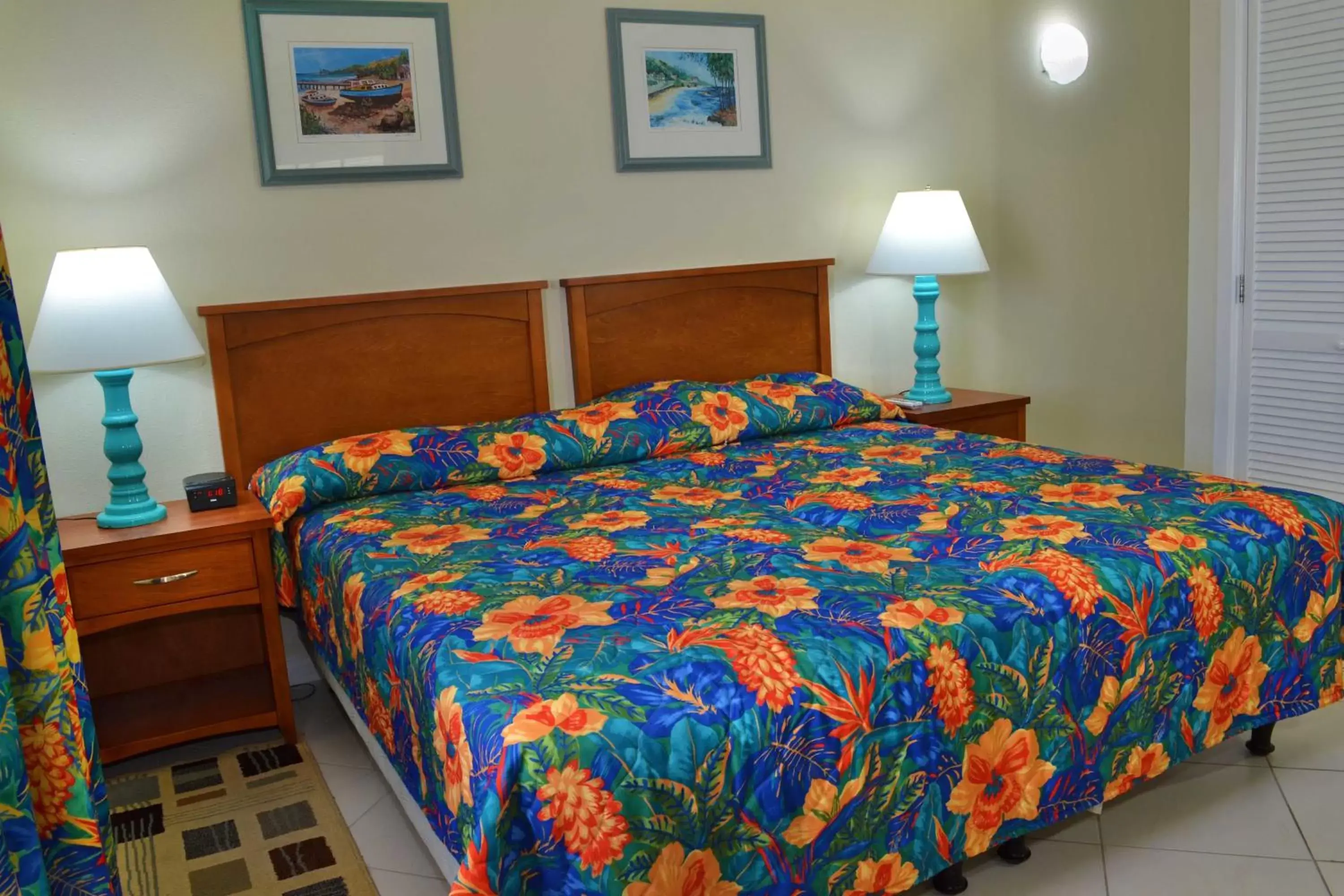 Photo of the whole room, Bed in Coral Mist Beach Hotel Photo of the whole room, Bed in Coral Mist Beach Hotel