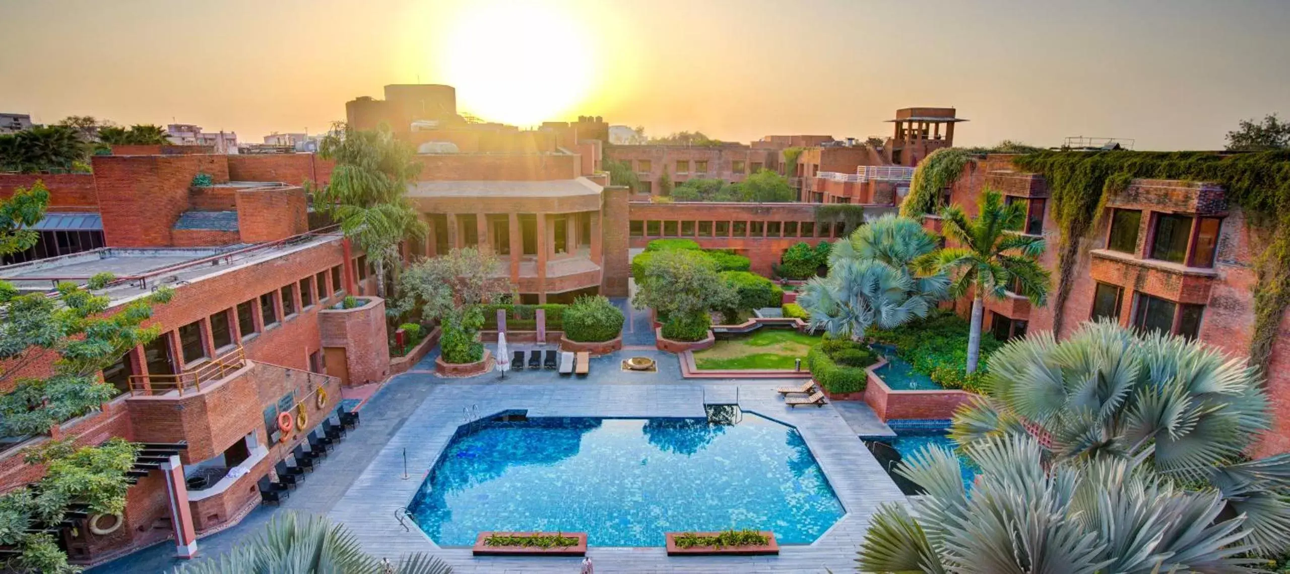 Property building, Pool View in ITC Mughal, A Luxury Collection Resort & Spa, Agra