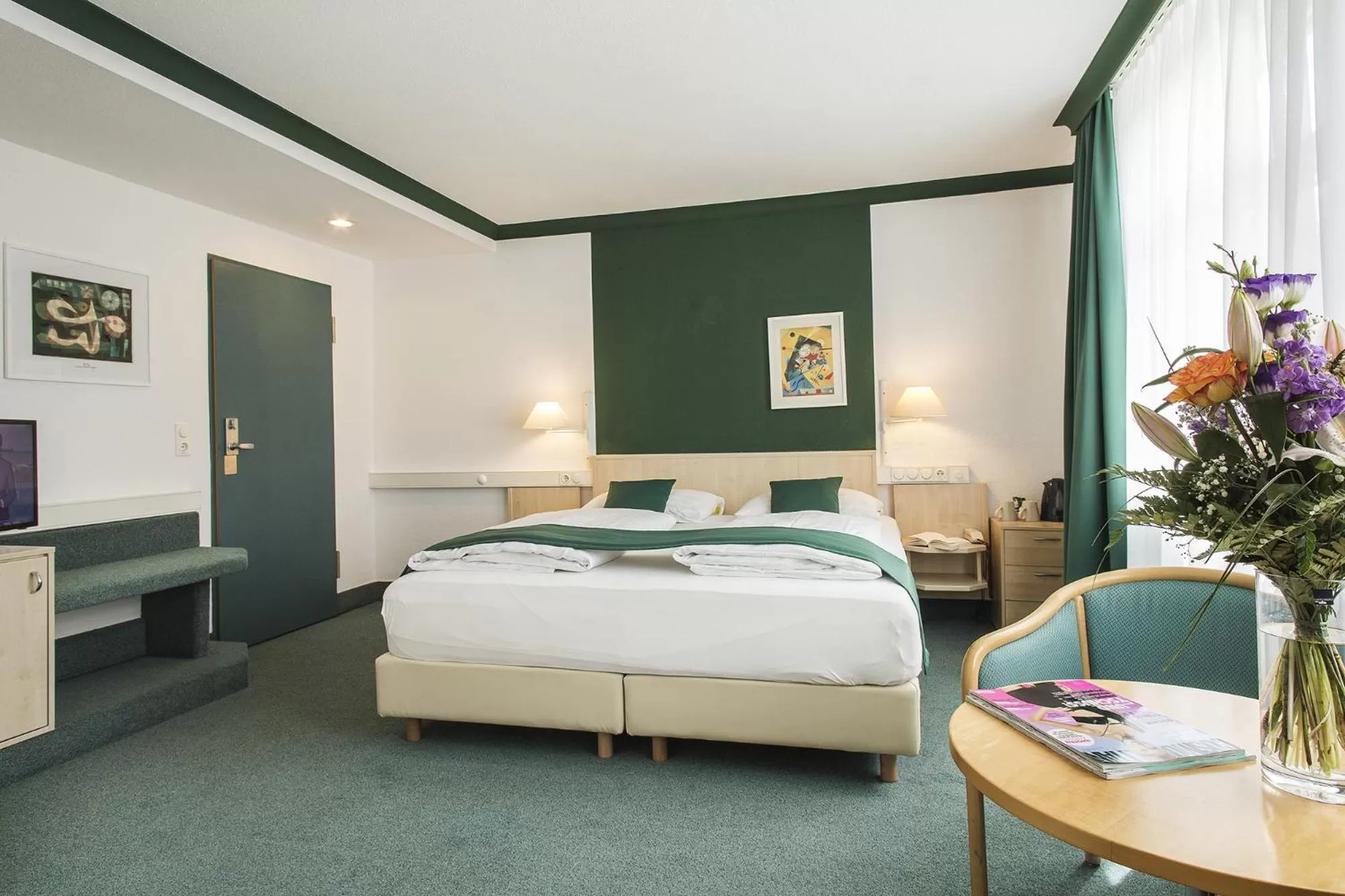 Photo of the whole room, Bed in Hotel Kaiserin Augusta