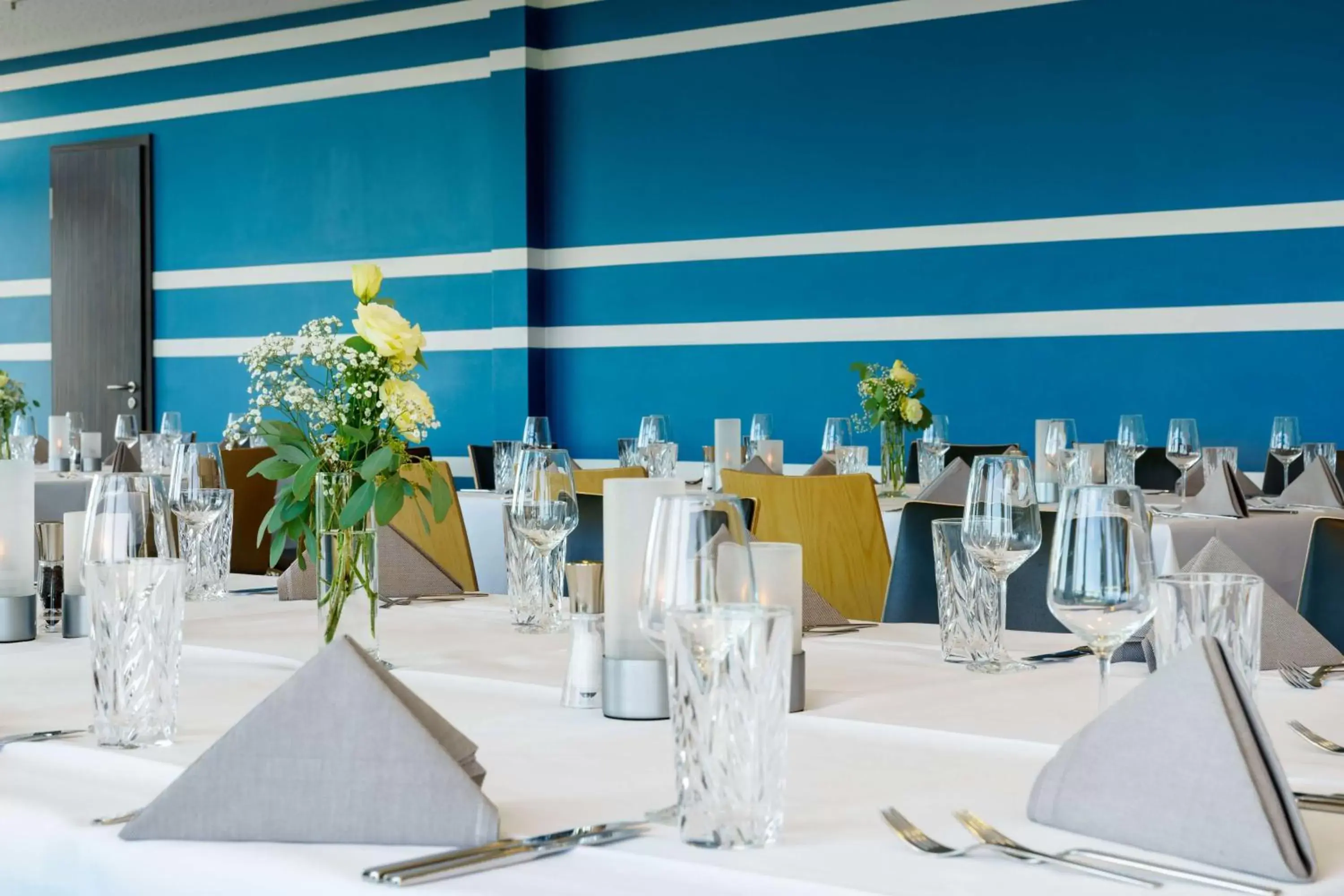 Meeting/conference room, Restaurant/Places to Eat in Radisson Blu Hotel Rostock