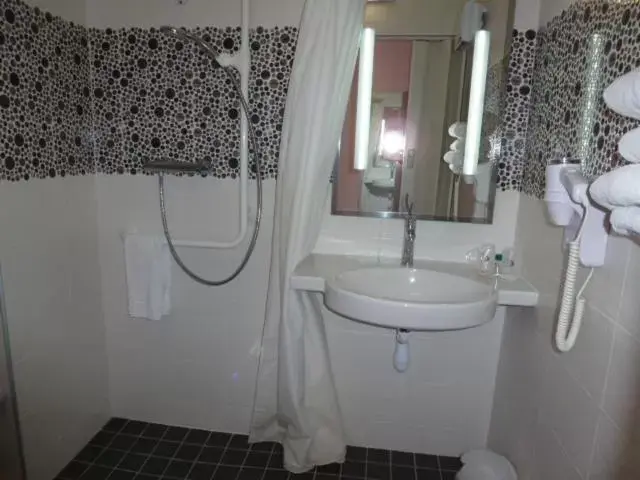Shower, Bathroom in Tourhotel Blois