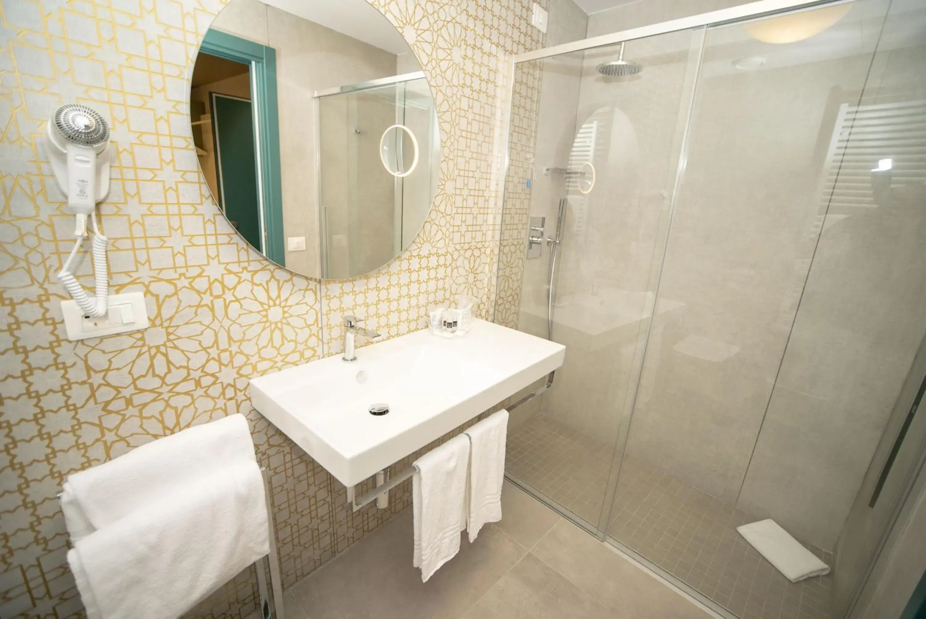 Bathroom in Hotel Malavoglia