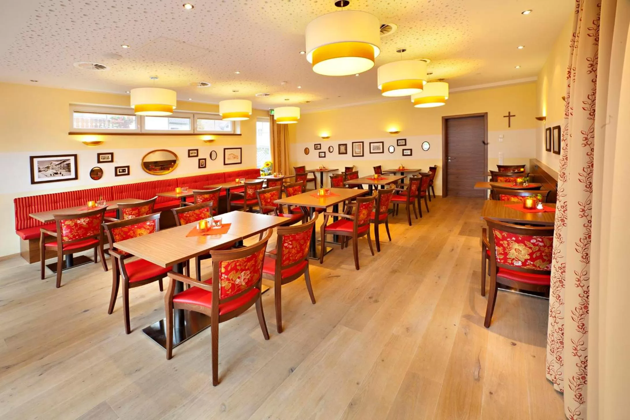 Restaurant/places to eat in Hotel Greinwald