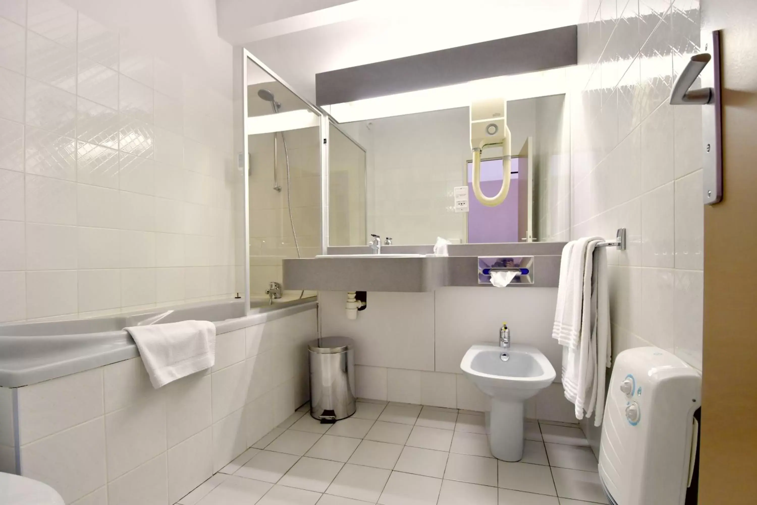 Bathroom in Logis Château Saint Marcel