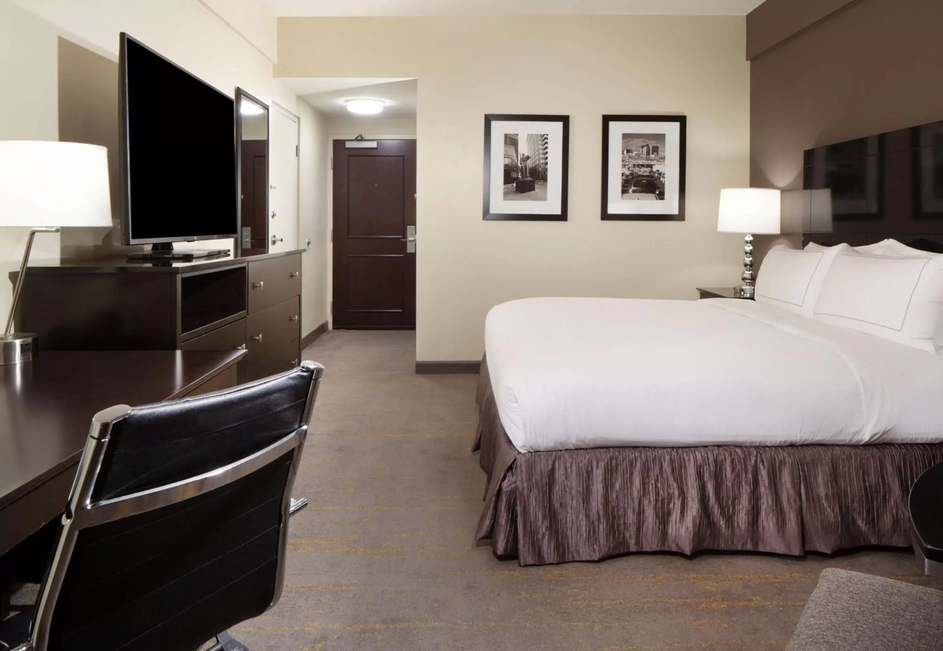 Bedroom, Bed in DoubleTree by Hilton El Paso Downtown