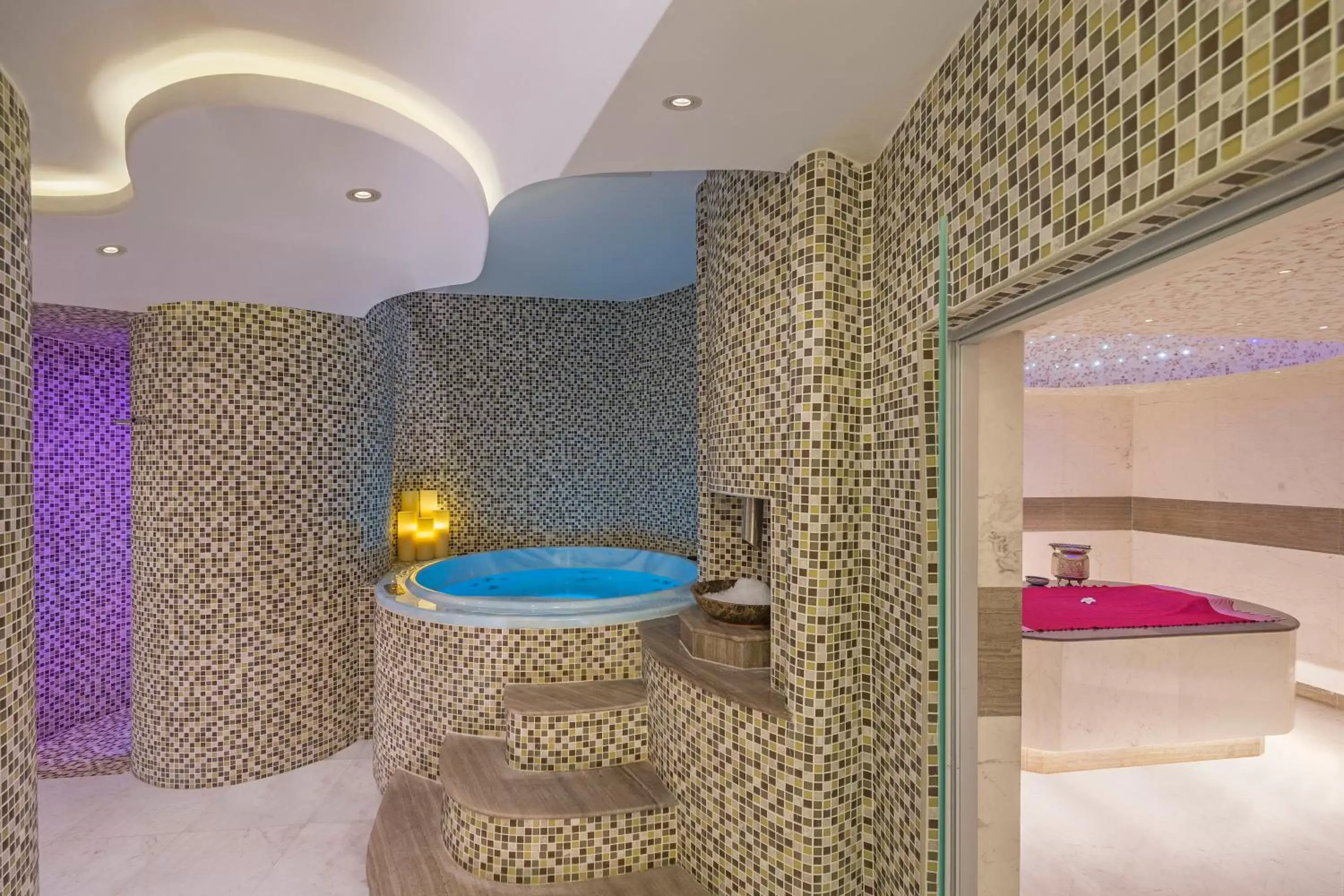 Hot Spring Bath, Bathroom in The Retreat Palm Dubai MGallery by Sofitel