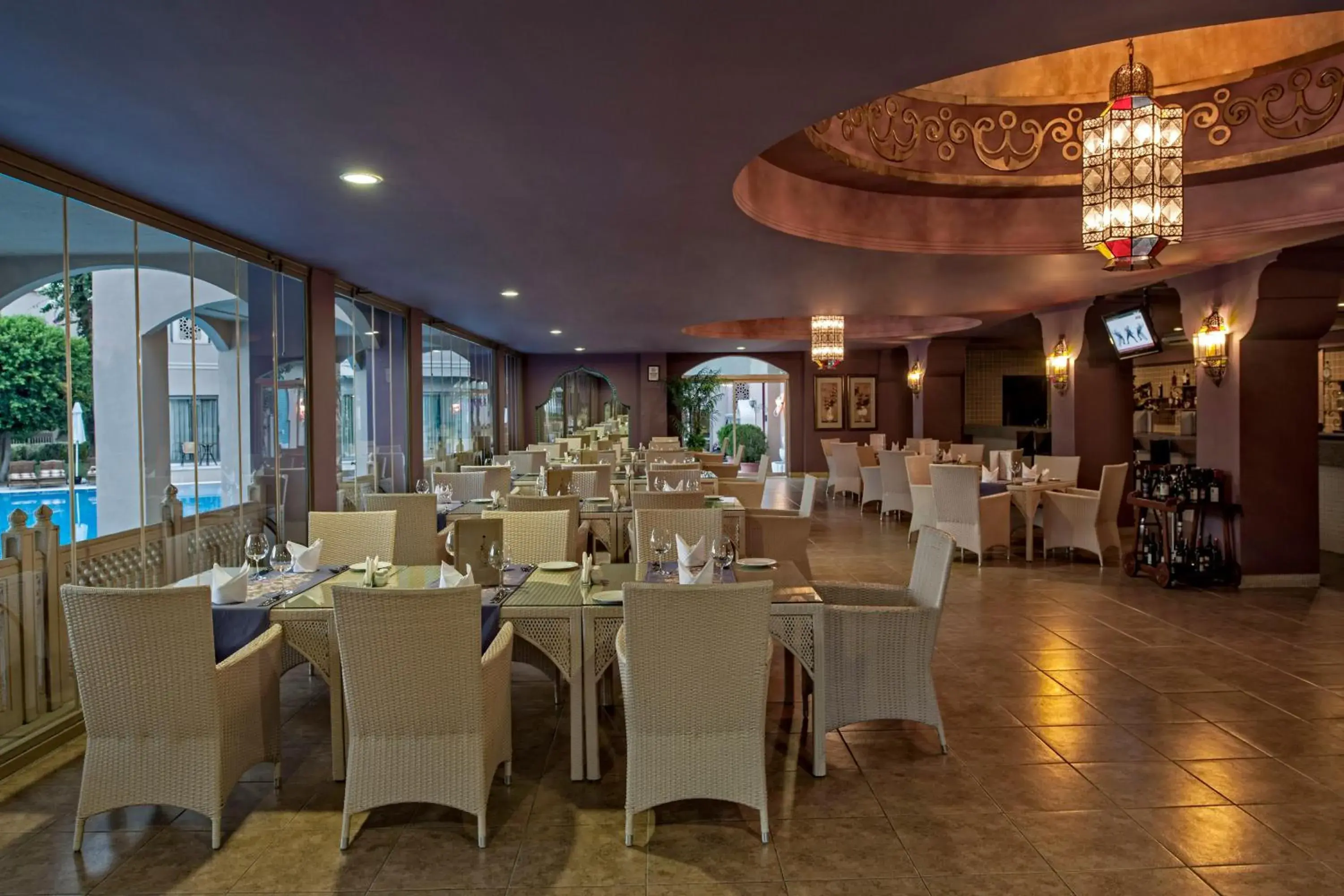Restaurant/Places to Eat in Spice Hotel & Spa
