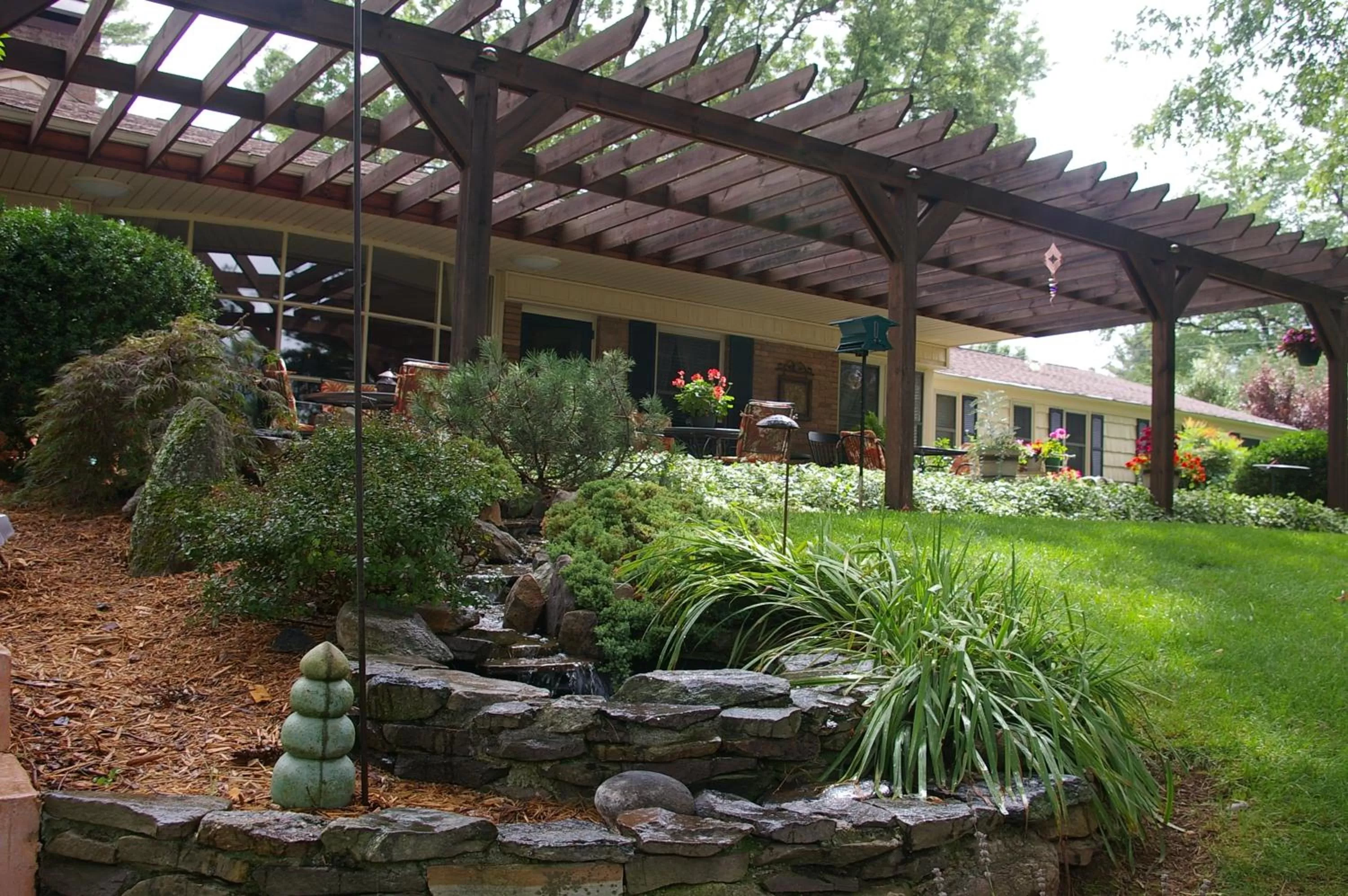 Patio, Property Building in Brookside Mountain Mist Inn