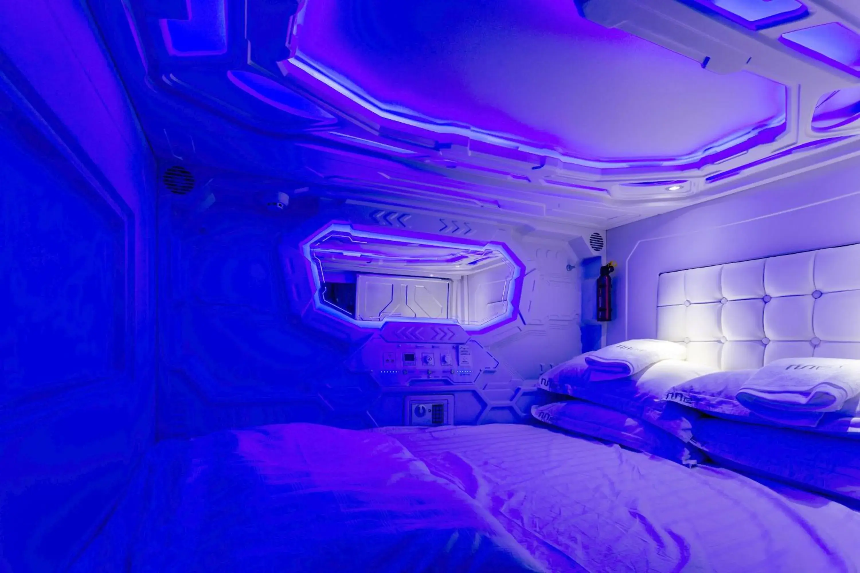 bunk bed, Bed in MET A Space Pod @ Arab Street