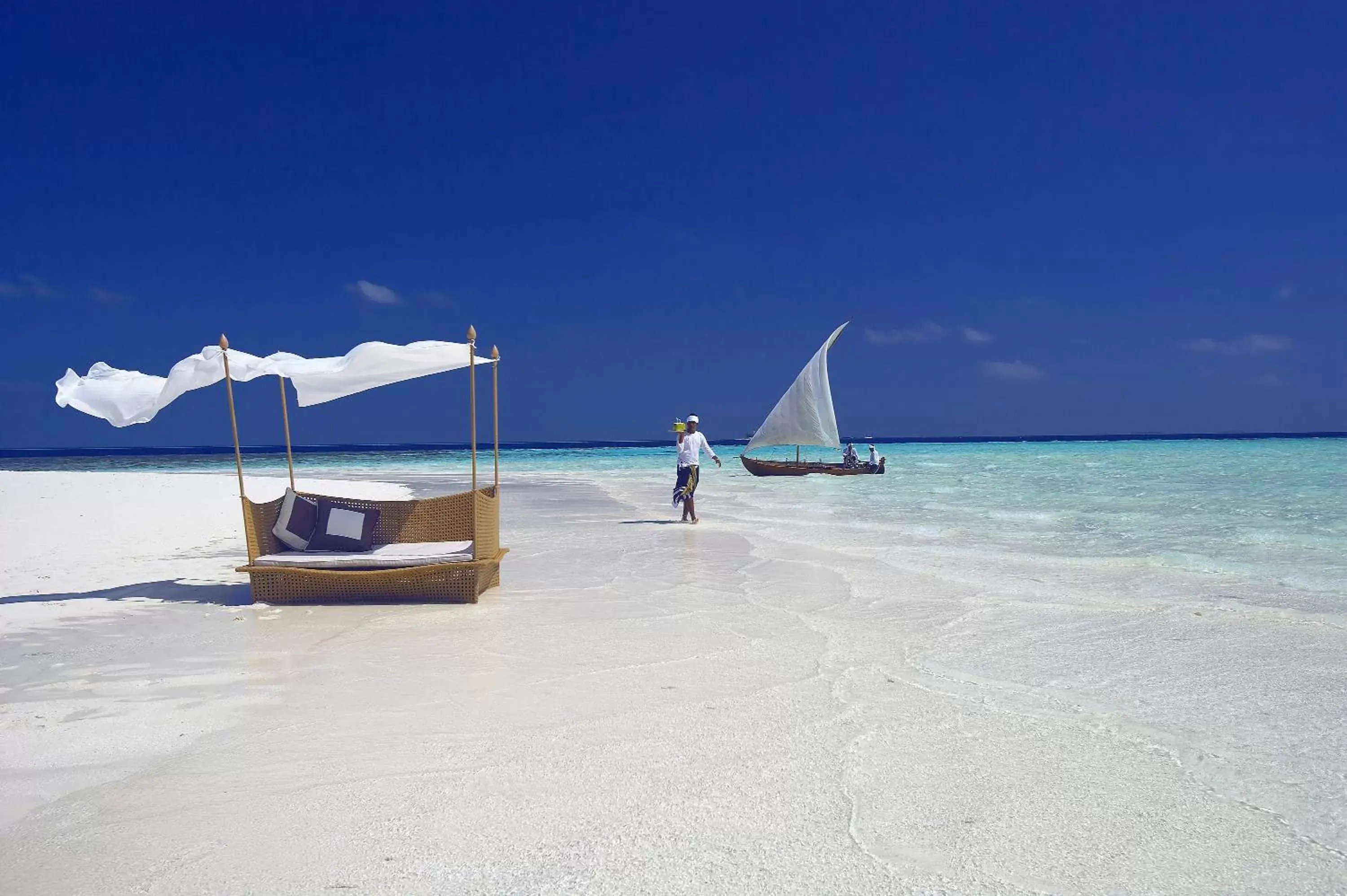 Facade/entrance, Beach in Baros Maldives