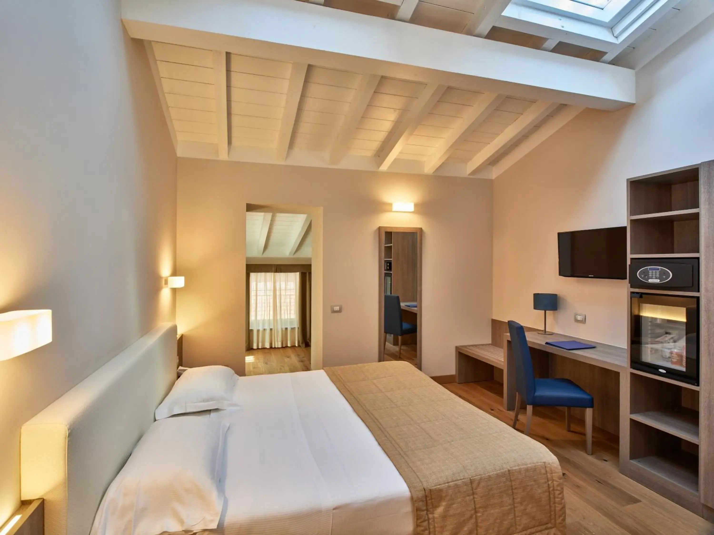 Deluxe Quadruple Room - single occupancy in Hotel Centrale