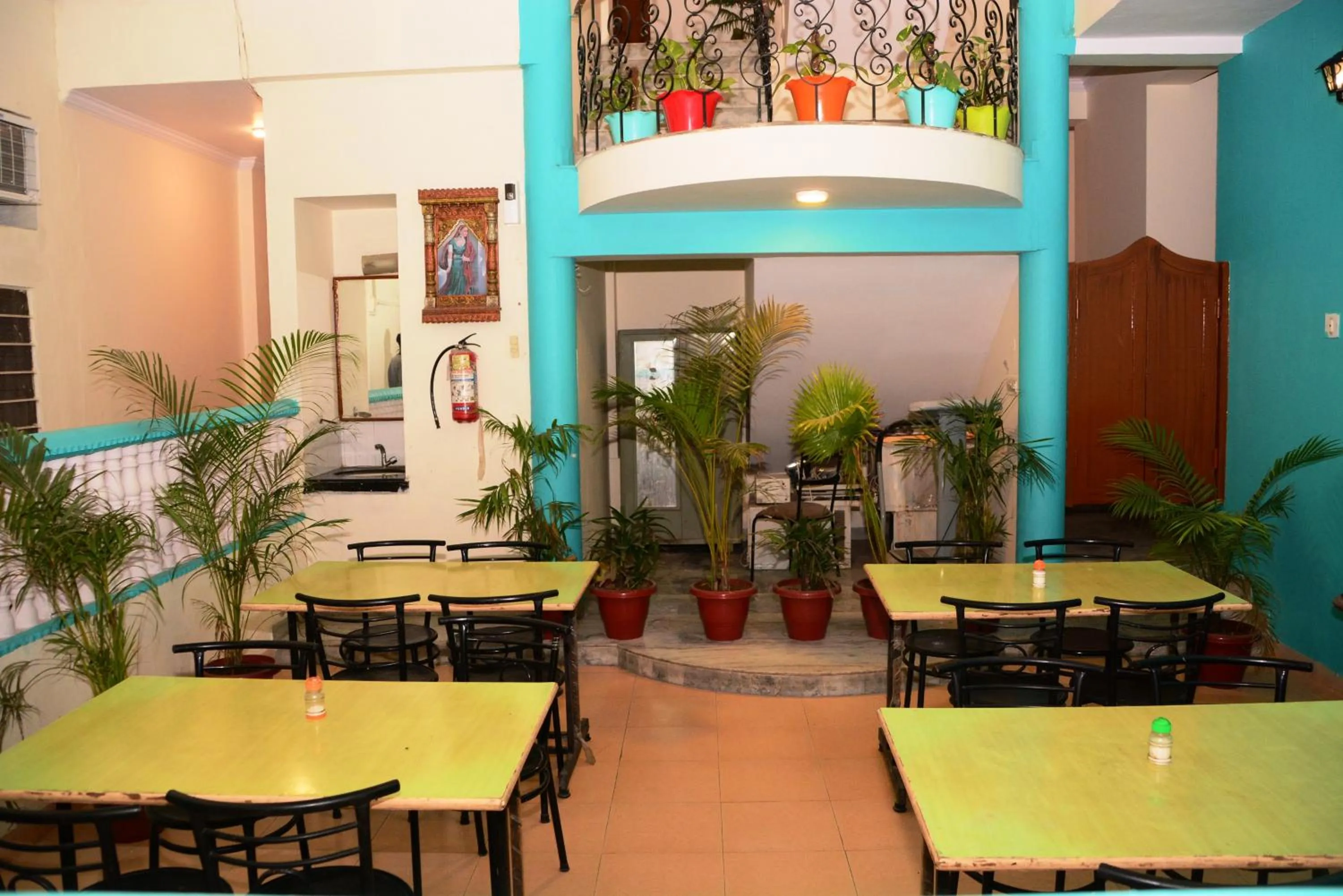 Restaurant/places to eat in Hotel Sugandh Retreat Jaipur