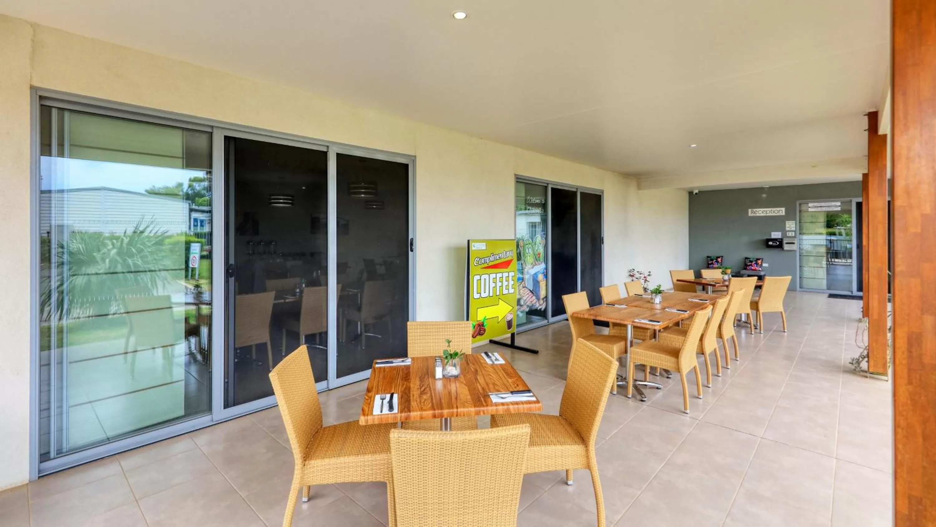 Restaurant/places to eat in Chinchilla Motor Inn