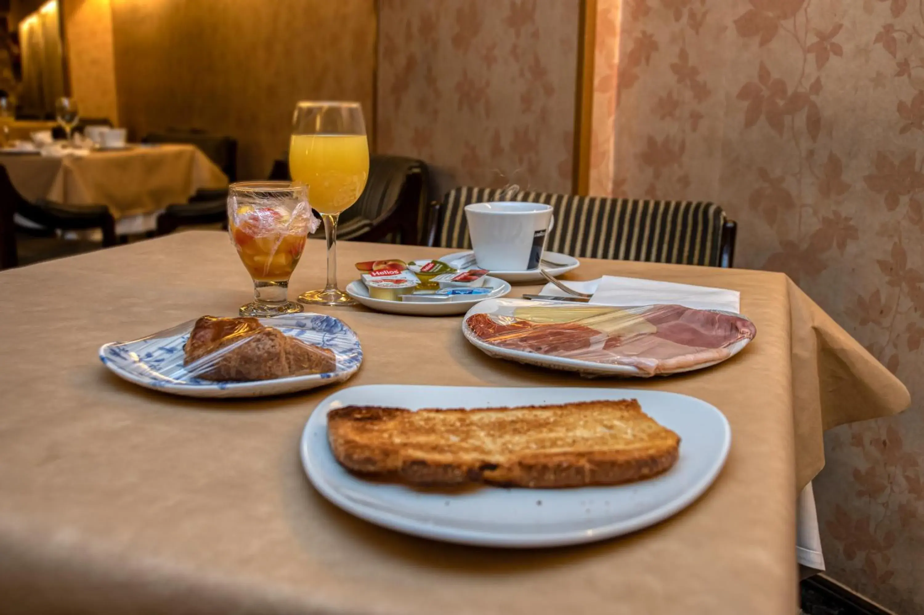 Breakfast in Hotel Castilla Vieja