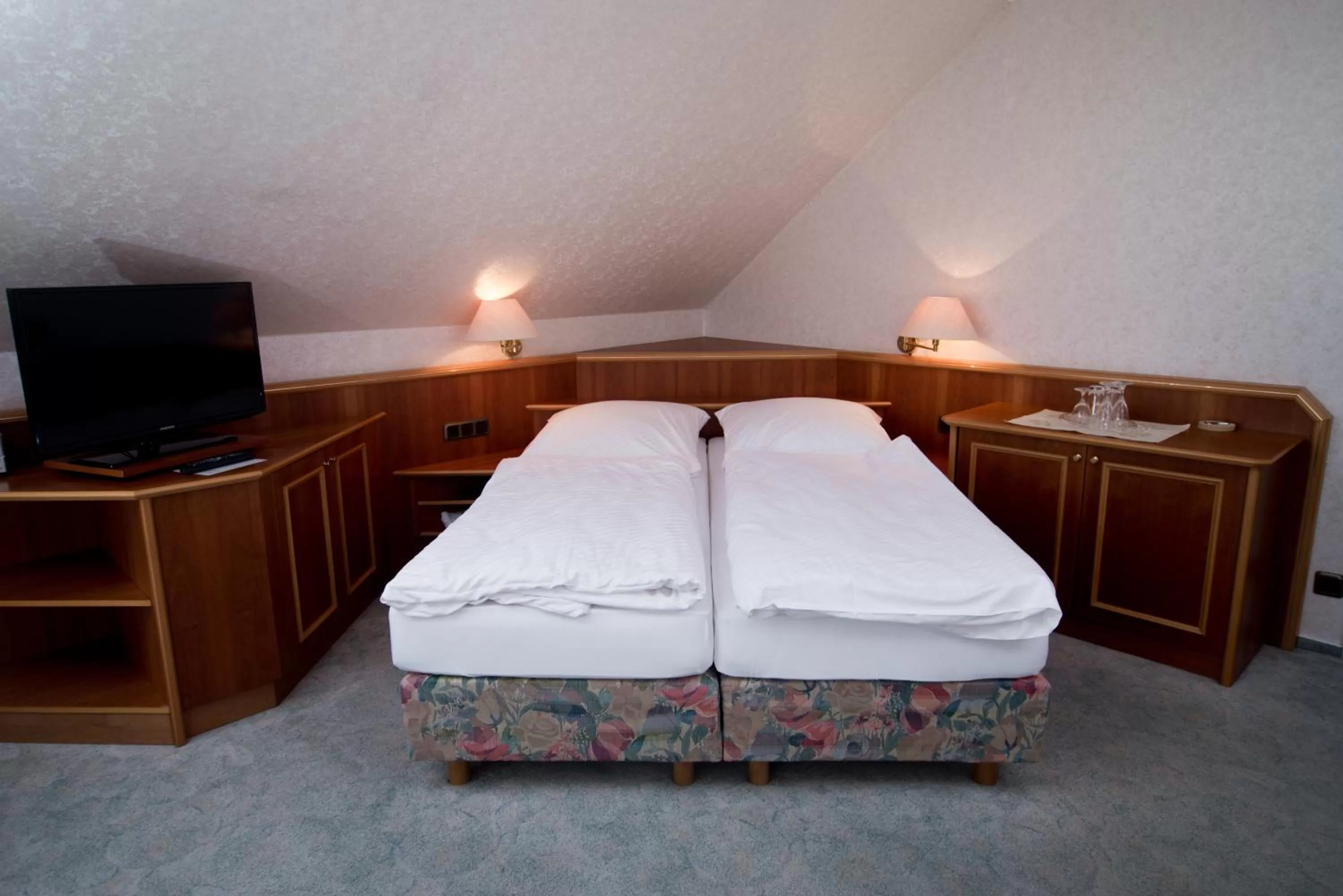 Bed in Hotel Sonnenhof