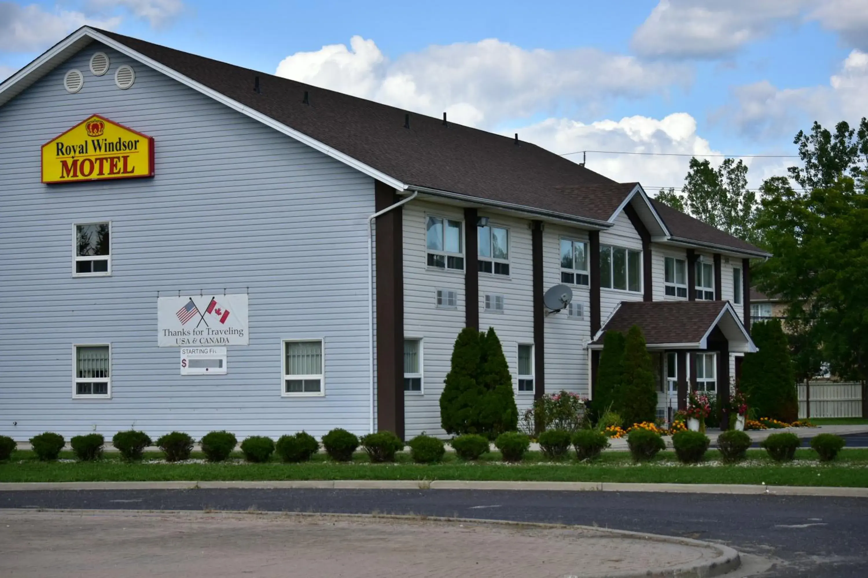 Property Building in Royal Windsor Motel