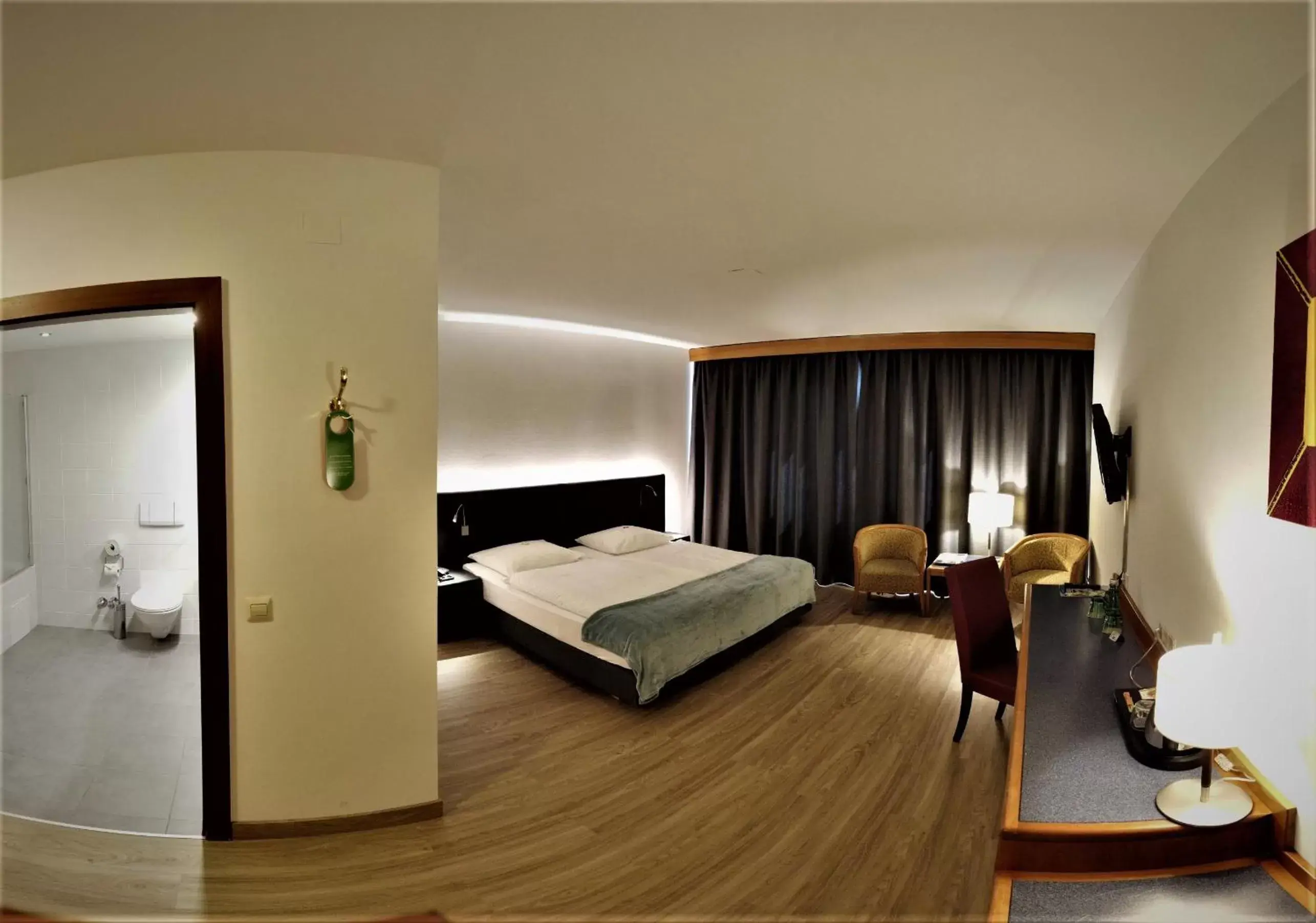 Bedroom, Bed in Skycity Hotel Atrigon